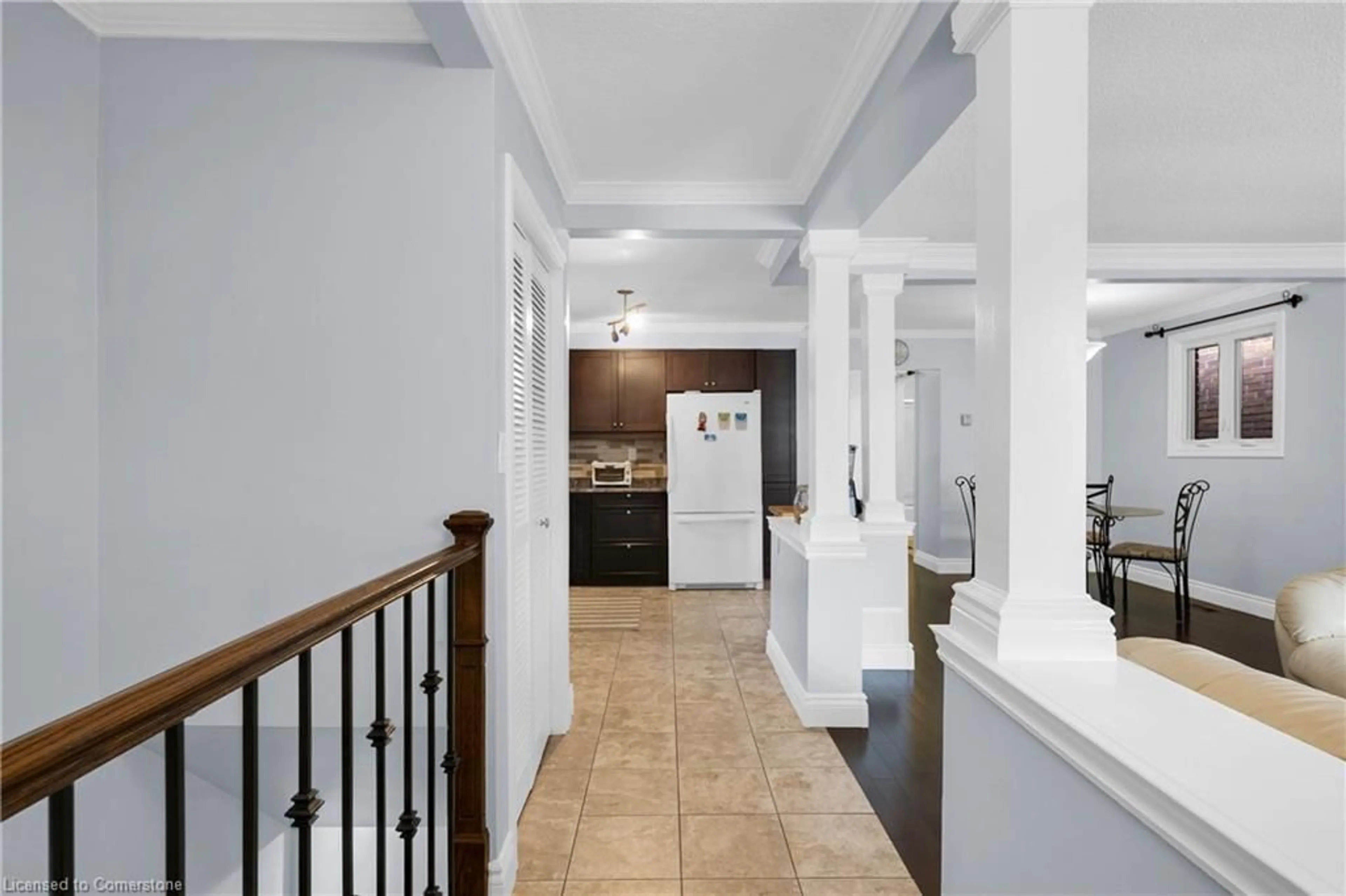 Indoor foyer for 20 Picton St, Hamilton Ontario L8L 1E2
