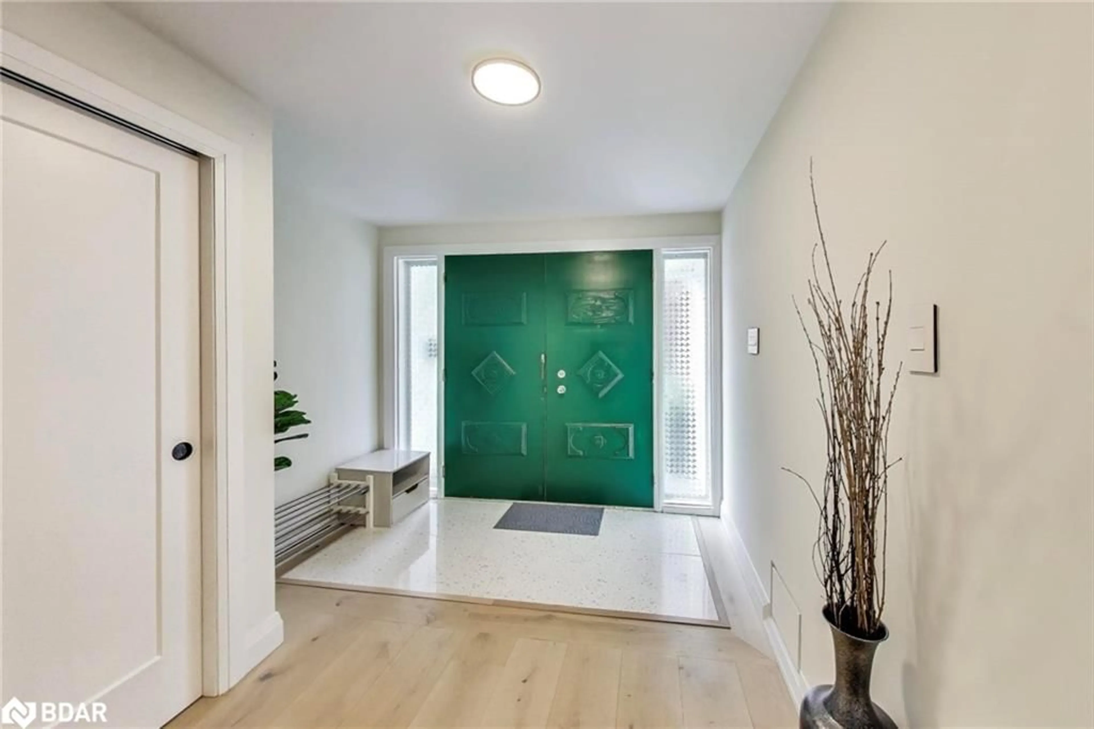 Indoor entryway for 28 Munford Cres, East York Ontario M4B 1C1