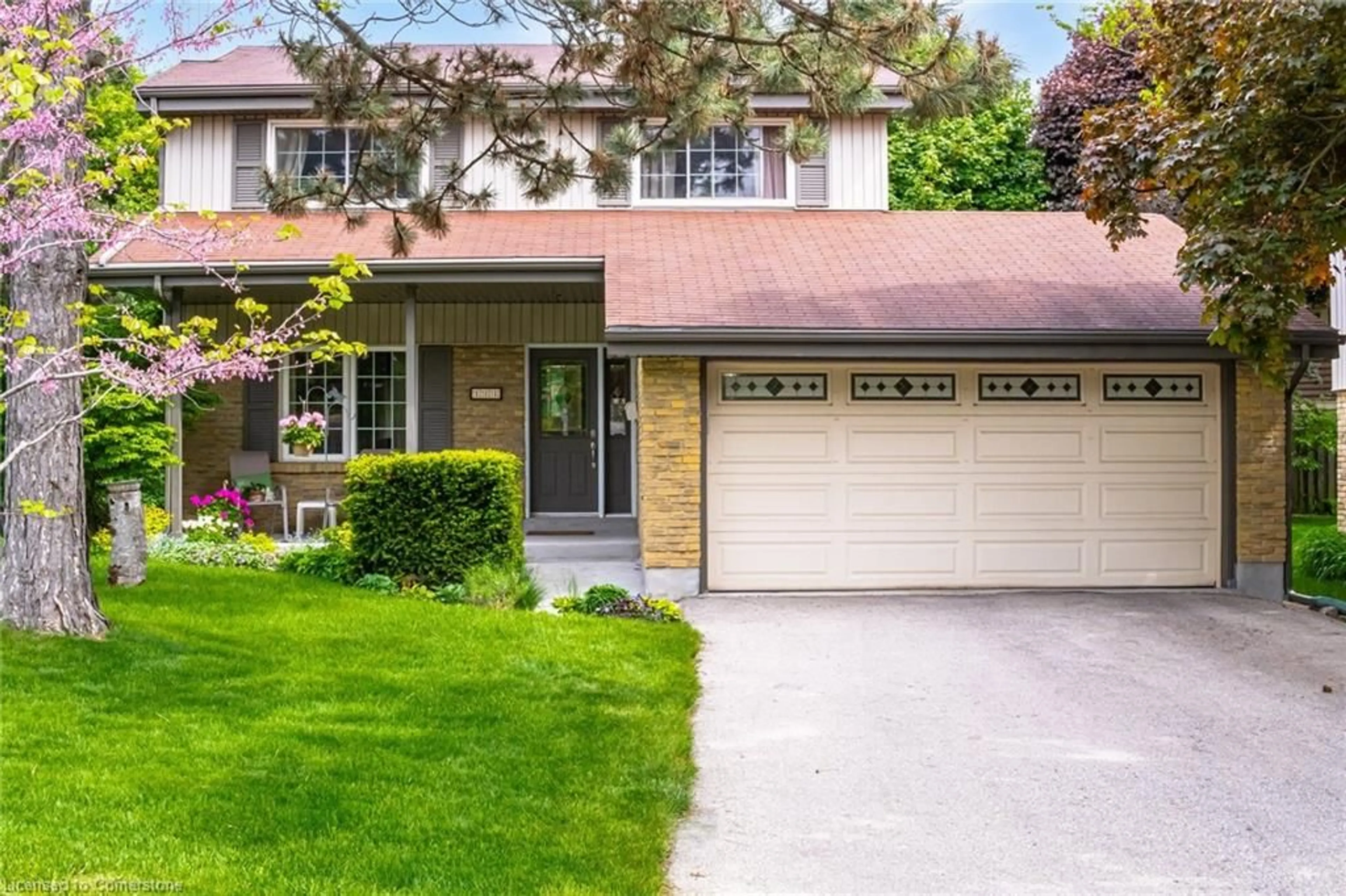 Home with brick exterior material, street for 111 Somerset Dr, Brampton Ontario L6Z 1C1