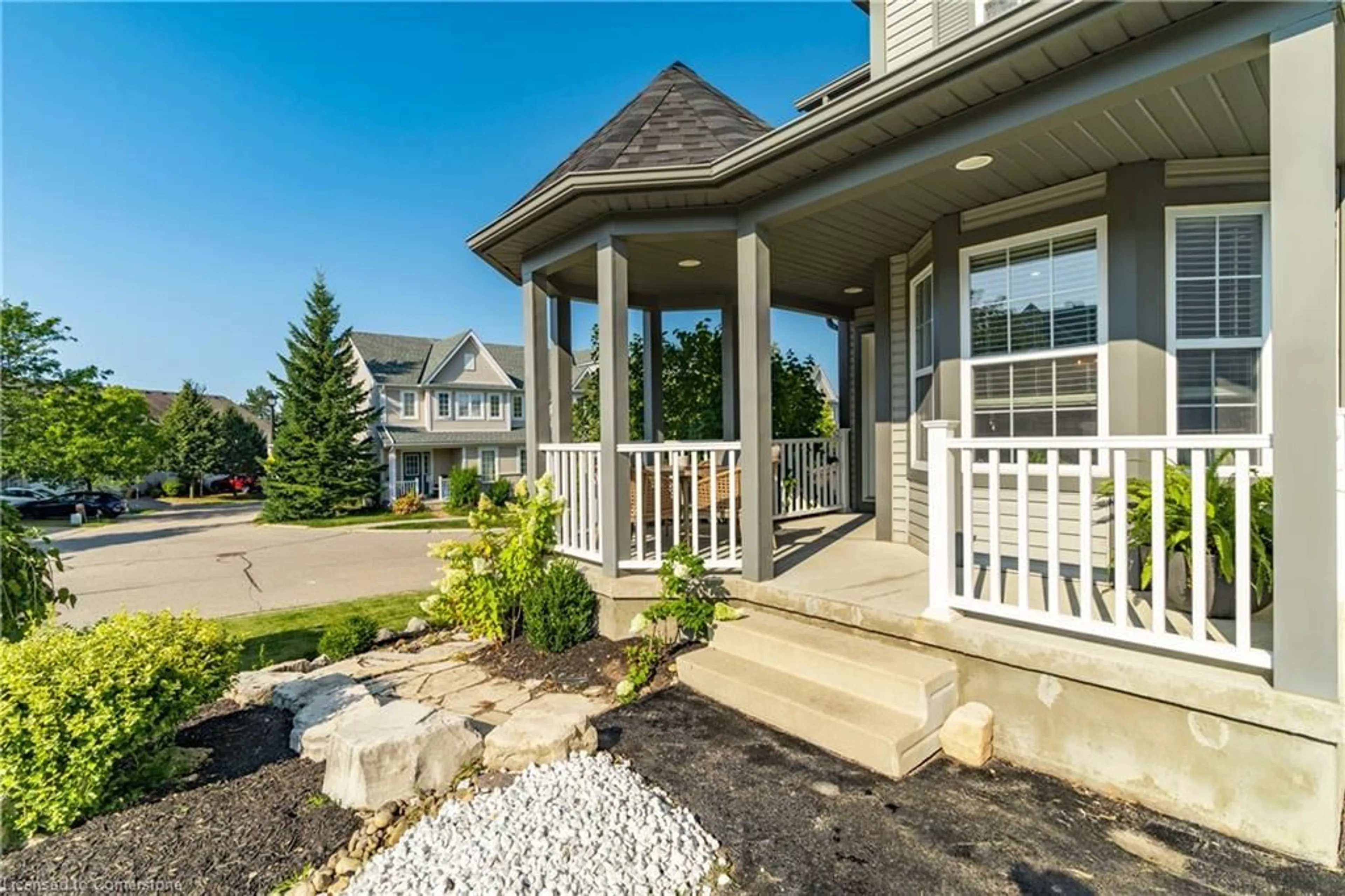 Home with vinyl exterior material, unknown for 220 Ridge Top Cres, Rockwood Ontario N0B 2K0