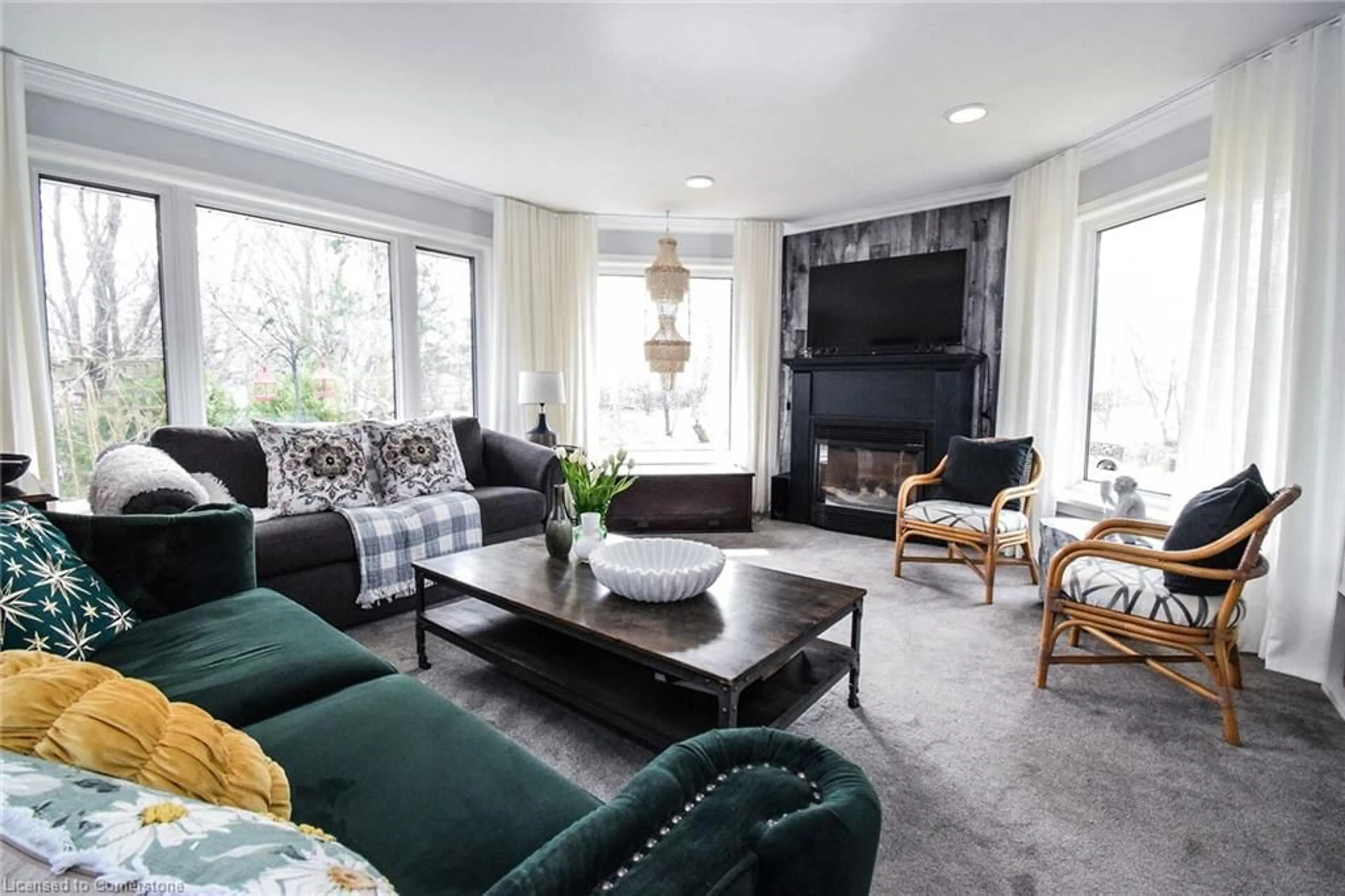 Living room with furniture, unknown for 776 Sandy Bay Rd, Dunnville Ontario N1A 2W6