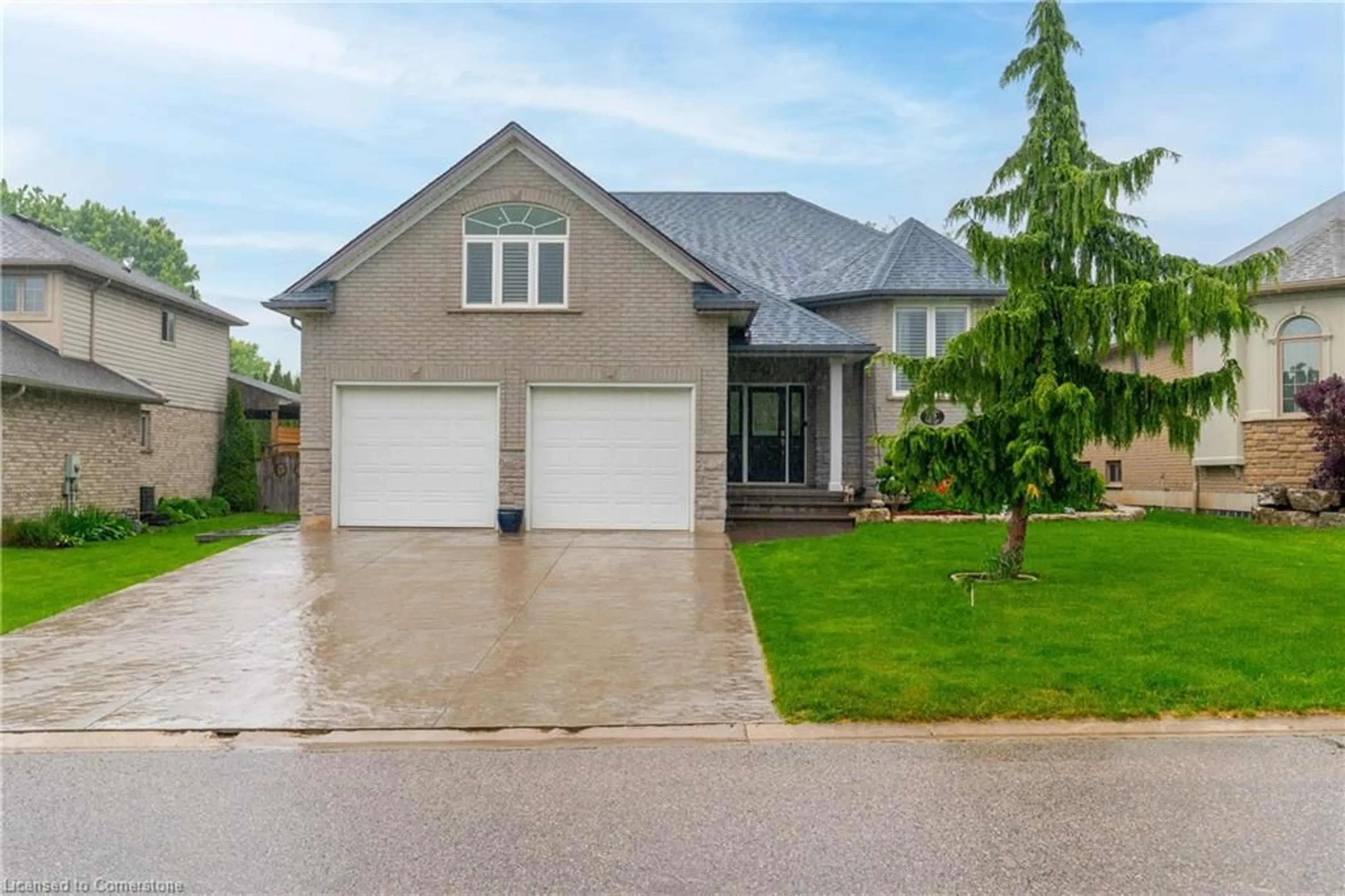 Home with brick exterior material, street for 33 Long Lane, Paris Ontario N3L 4E9
