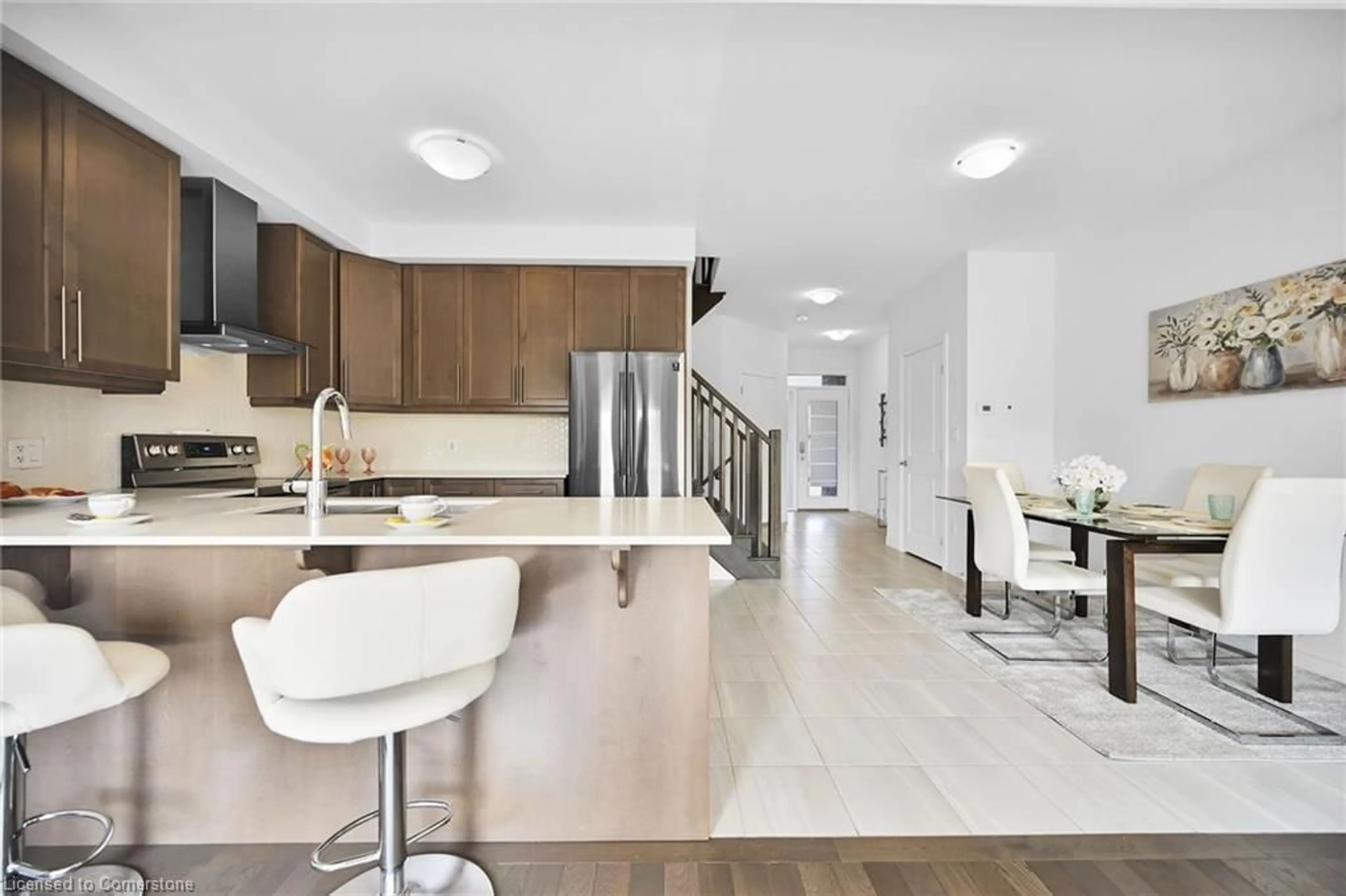 Open concept kitchen, unknown for 3955 Crown St, Beamsville Ontario L0R 1B7