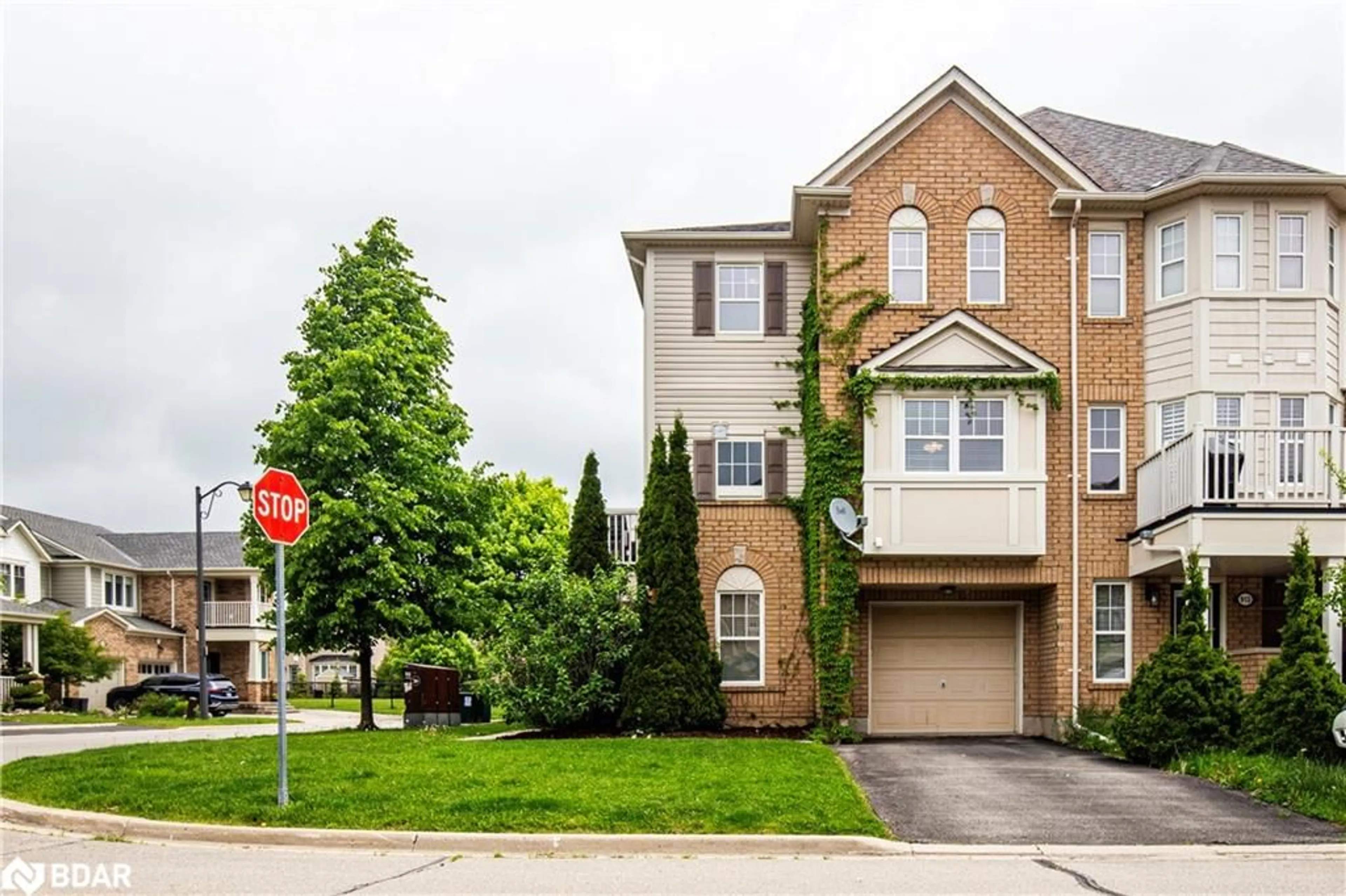 Unknown for 911 Deverell Pl, Milton Ontario L9T 0M2