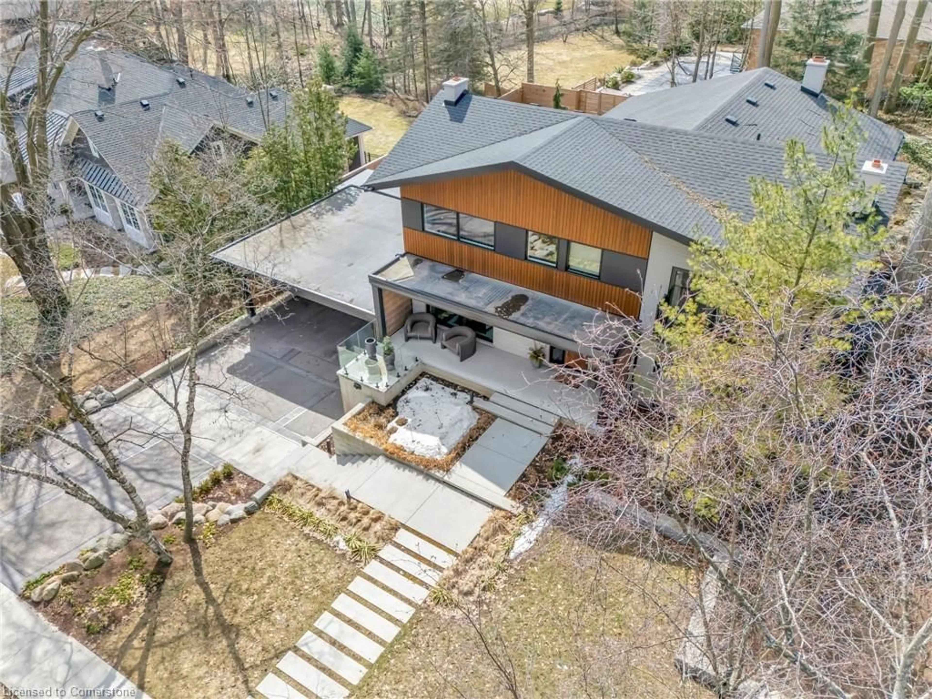 A pic from outside/outdoor area/front of a property/back of a property/a pic from drone, unknown for 53 Roosevelt Ave, Waterloo Ontario N2L 2N3