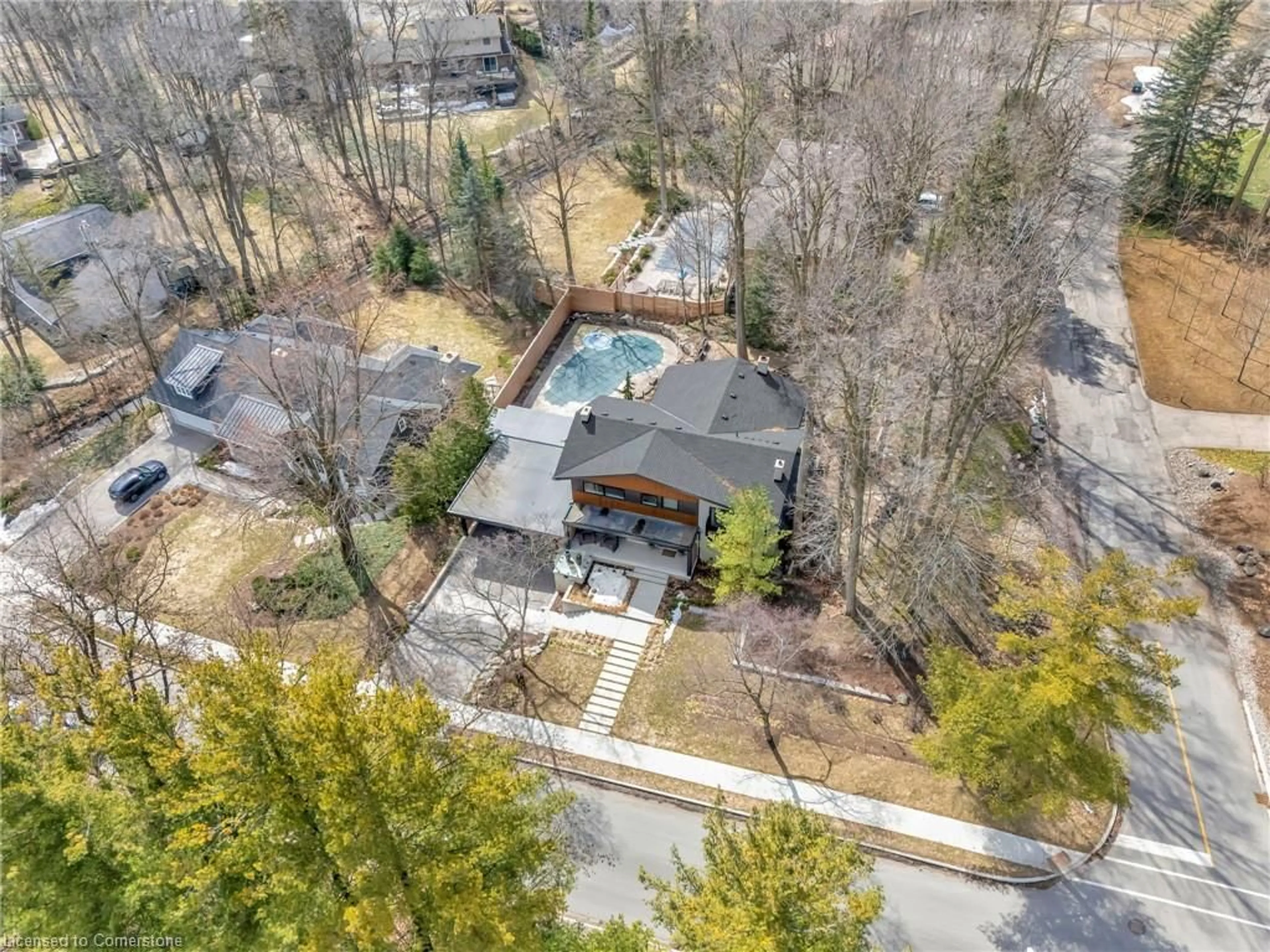 A pic from outside/outdoor area/front of a property/back of a property/a pic from drone, unknown for 53 Roosevelt Ave, Waterloo Ontario N2L 2N3