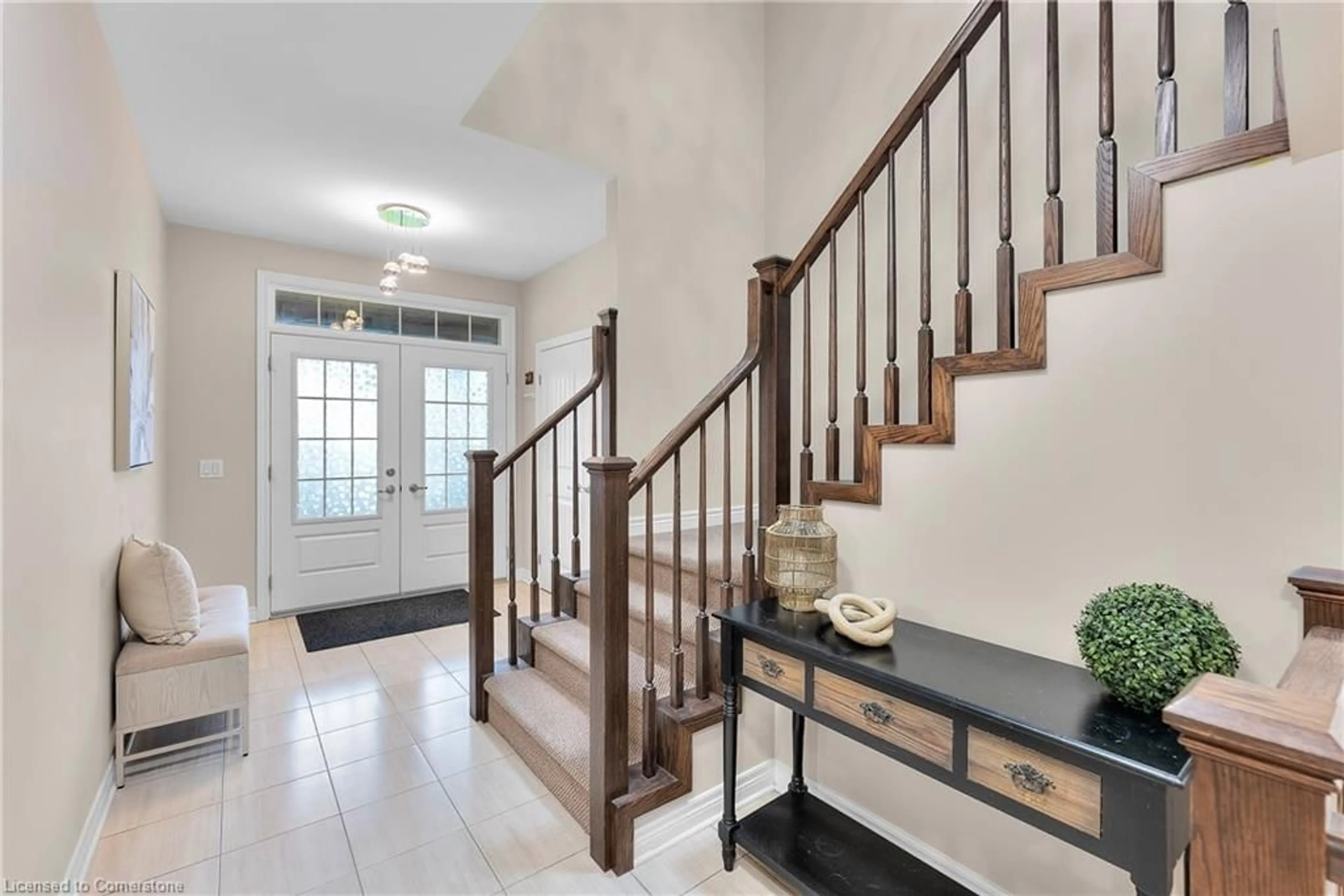 Indoor entryway for 13 Hopkins St, Thorold Ontario L2V 0E9