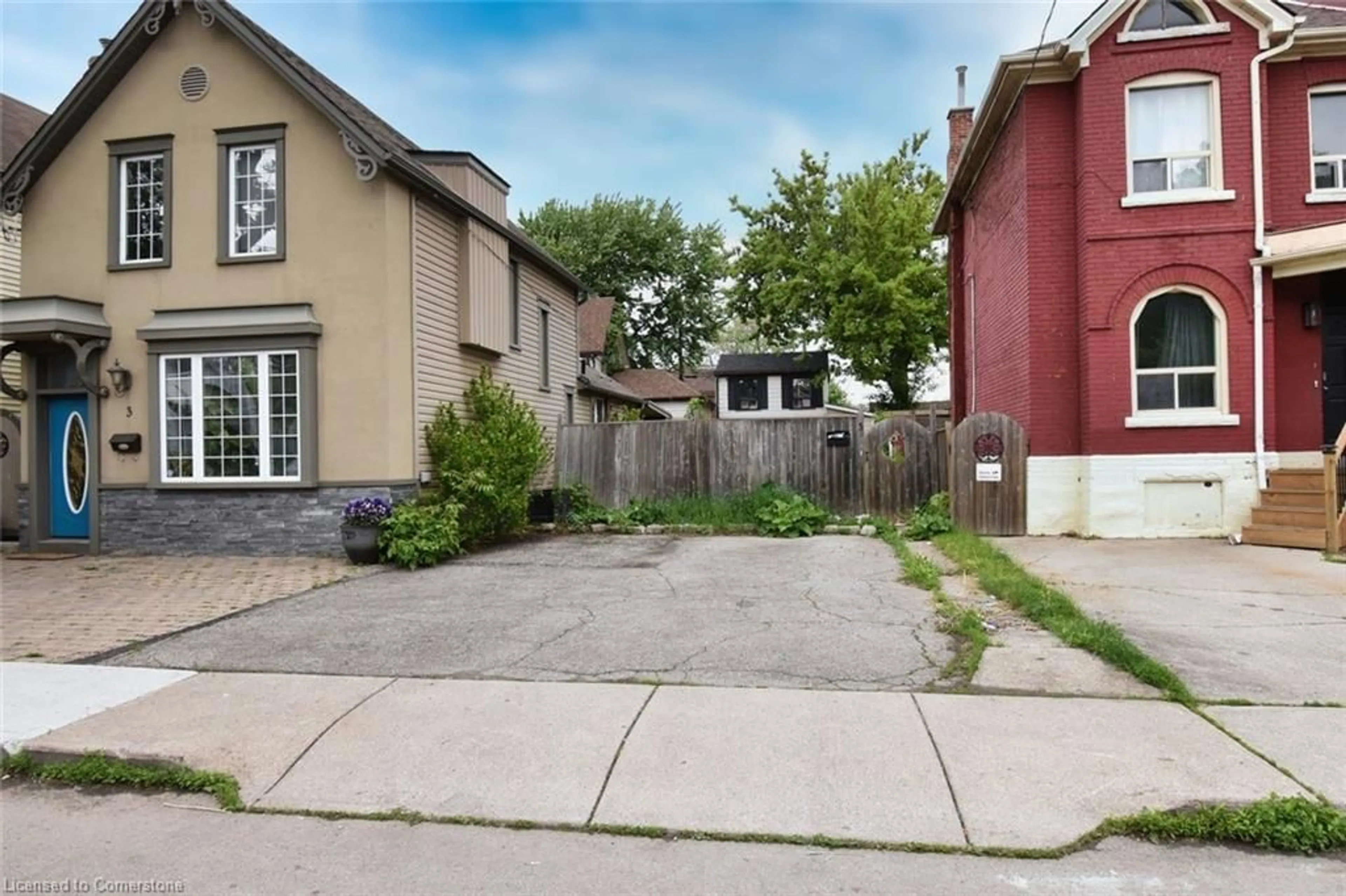 Patio, street for 5 Nightingale St, Hamilton Ontario L8L 1R5