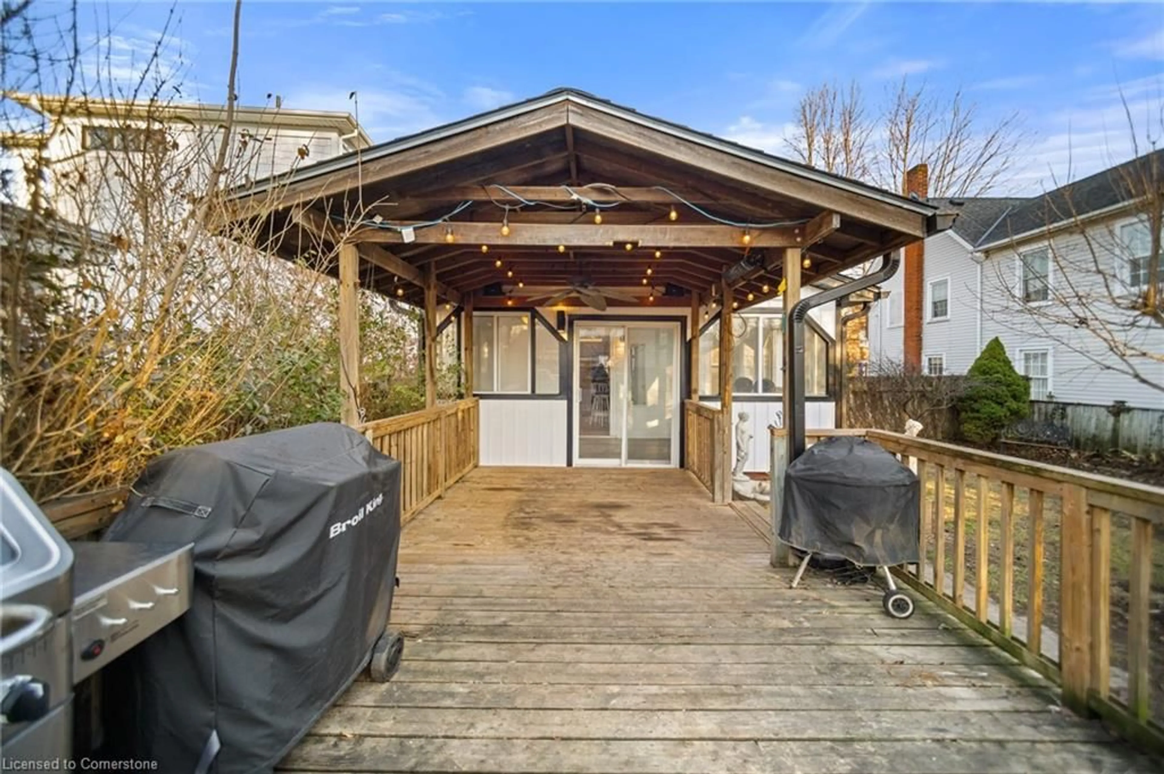 Patio, street for 14 Salina St, St. Catharines Ontario L2R 3K3