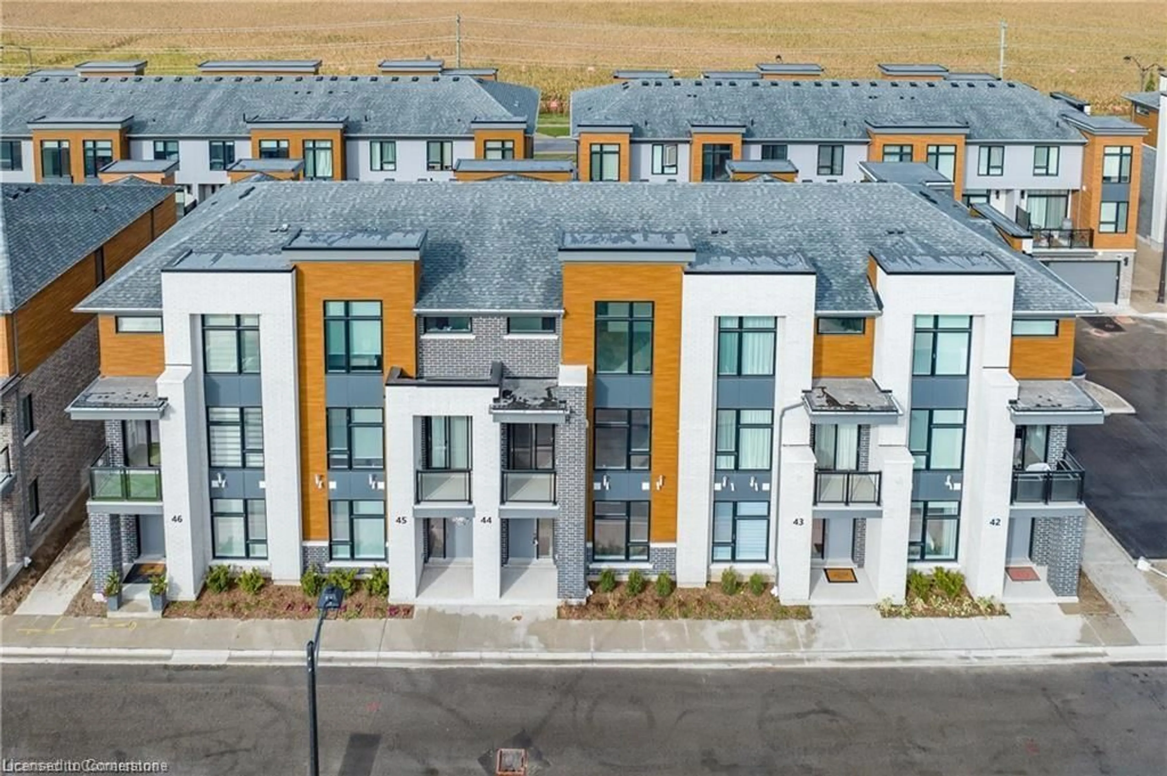 A pic from outside/outdoor area/front of a property/back of a property/a pic from drone, city buildings view from balcony for 271 Grey Silo Rd #44, Waterloo Ontario N2K 0E9