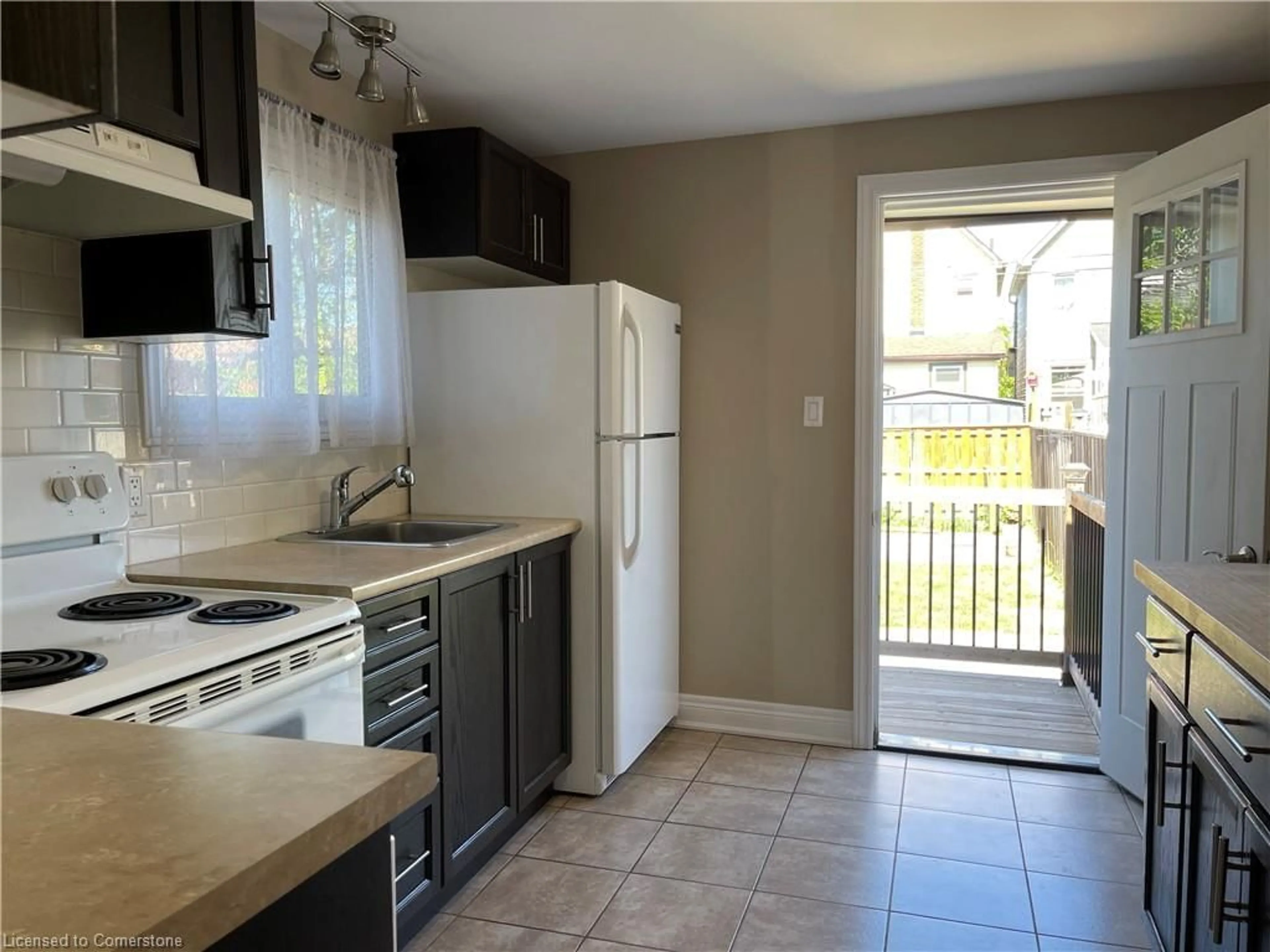 Standard kitchen, unknown for 109 Belview Ave, Hamilton Ontario L8L 7K9
