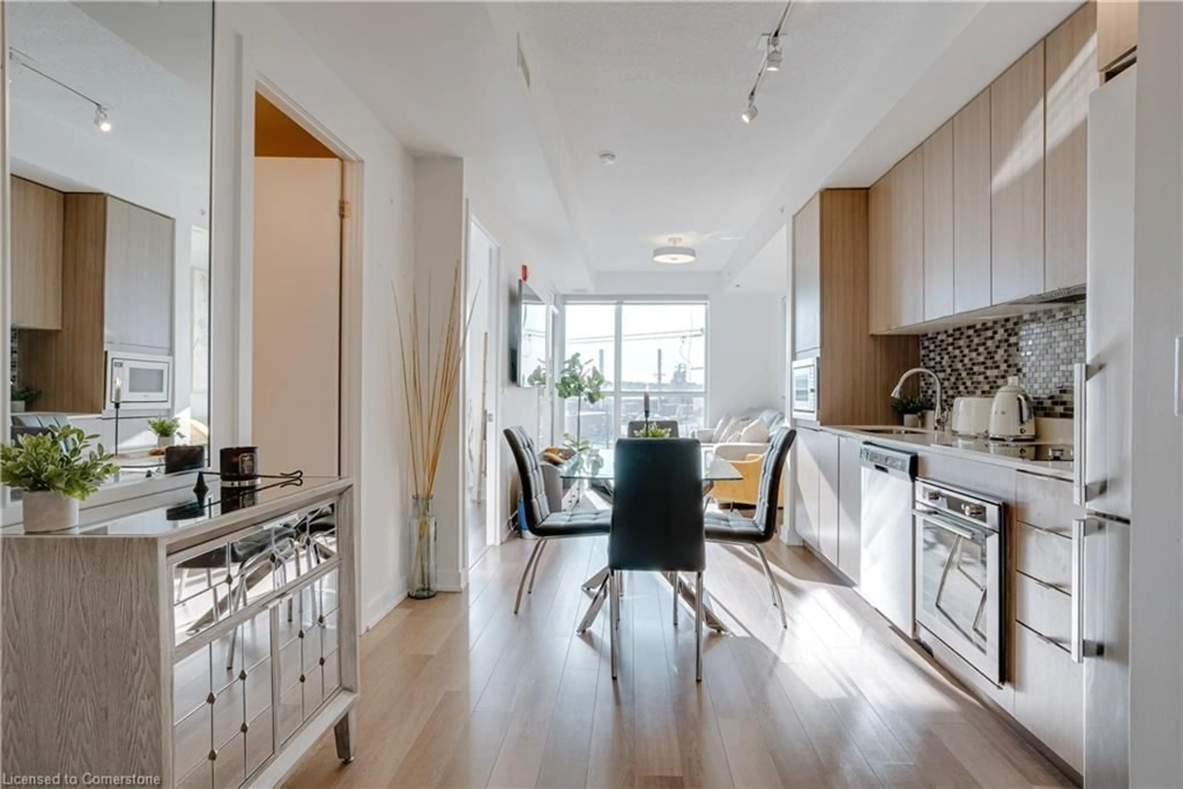 Contemporary kitchen, unknown for 5230 Dundas St #527, Burlington Ontario L7L 0J5