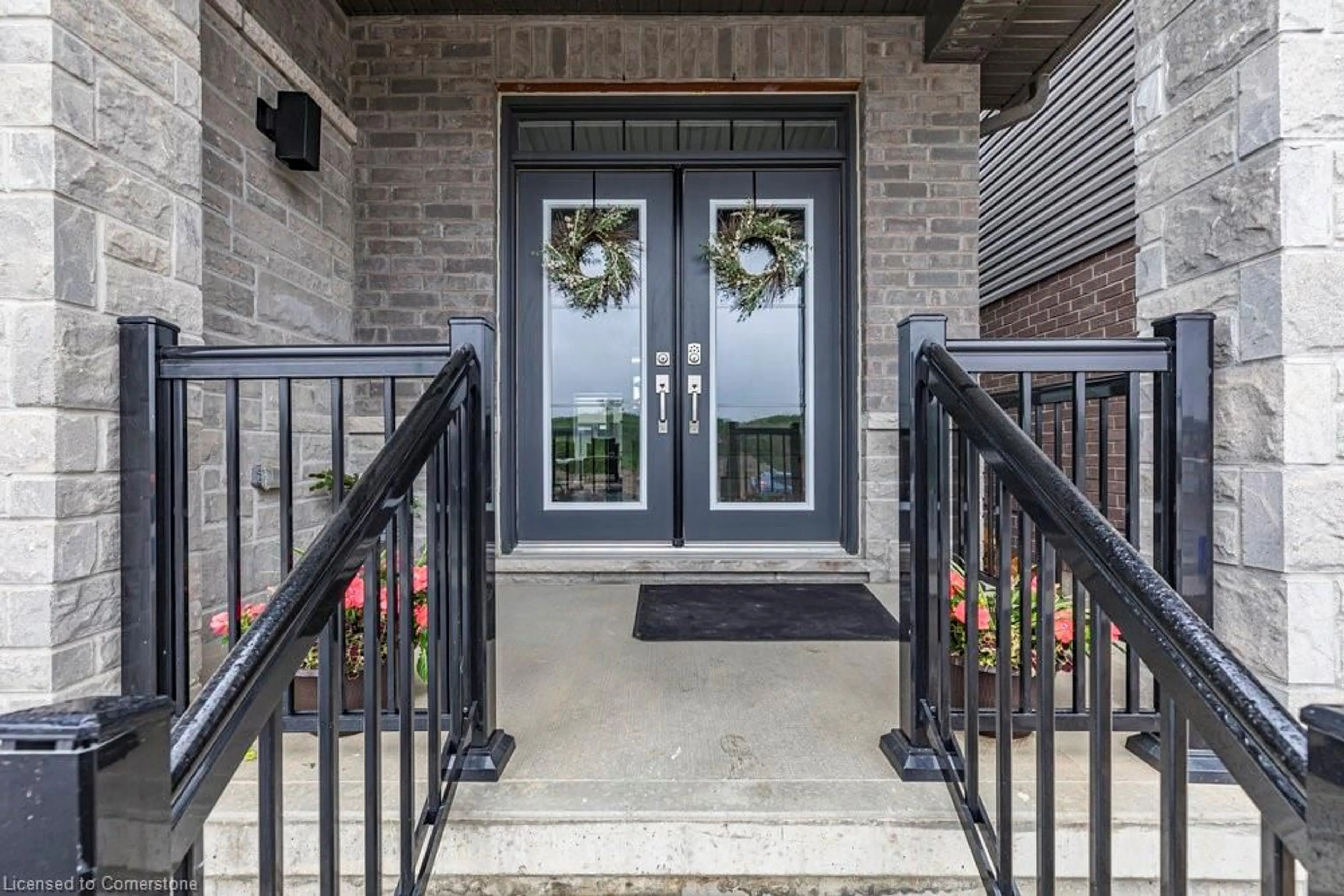 Indoor entryway for 33 Mair Avenue Ave, Brantford Ontario N3T 0T2