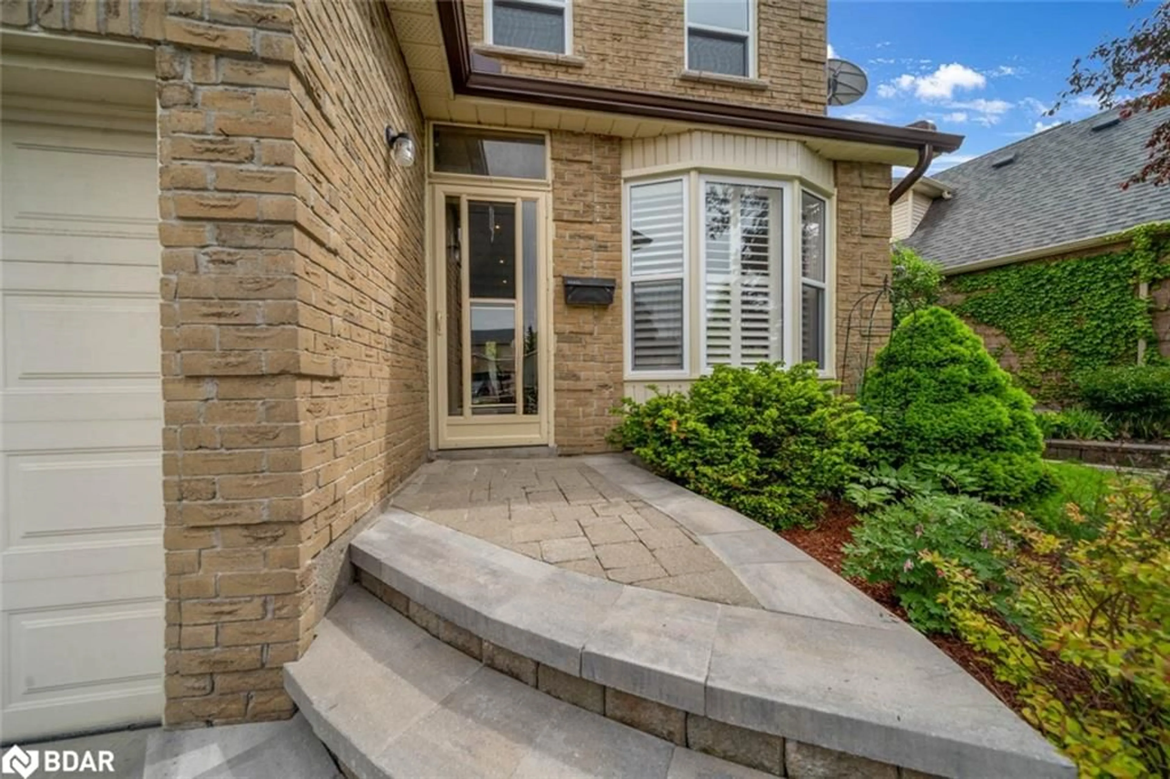 Unknown for 889 White Ash Dr, Whitby Ontario L1N 7S7