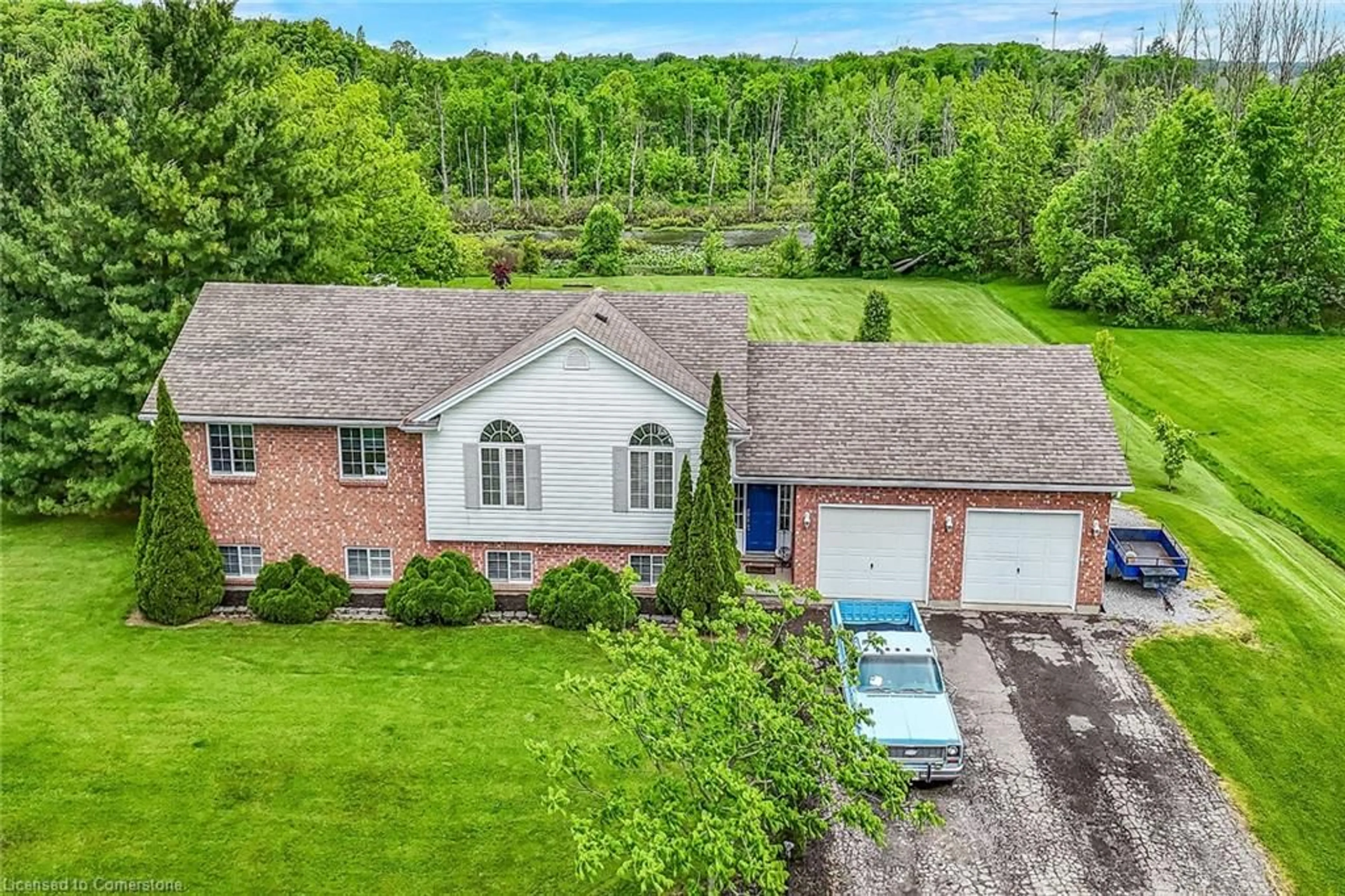 A pic from outside/outdoor area/front of a property/back of a property/a pic from drone, unknown for 5271 Beavercreek Cres, Wellandport Ontario L0R 2J0