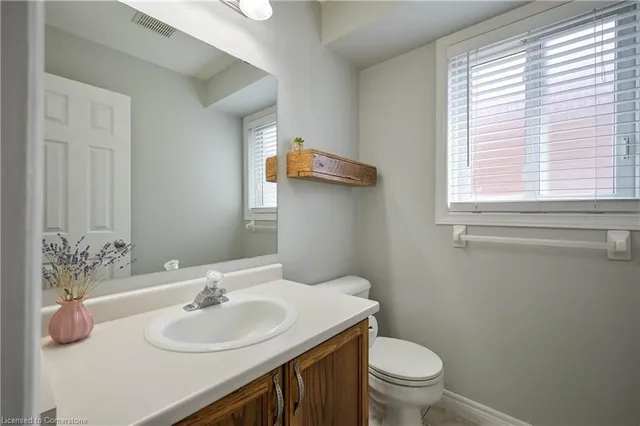 Additional property image - 10 Queen Charlotte Cres