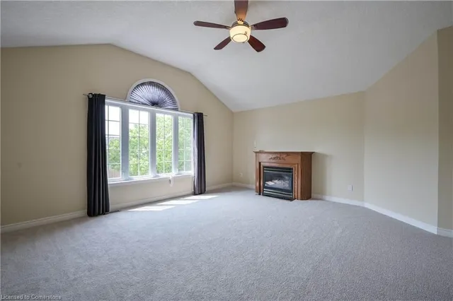 Additional property image - 10 Queen Charlotte Cres
