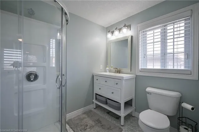 Additional property image - 10 Queen Charlotte Cres