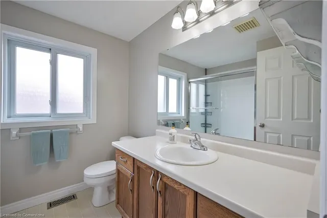 Additional property image - 10 Queen Charlotte Cres