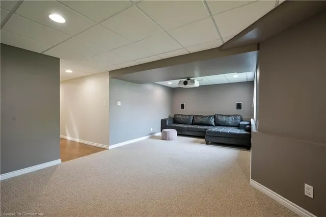 Additional property image - 10 Queen Charlotte Cres