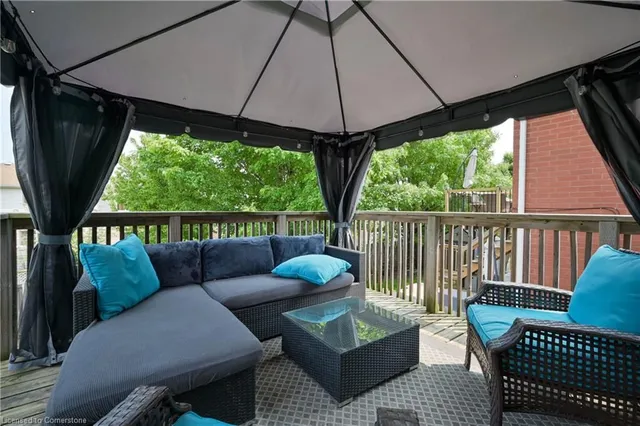 Additional property image - 10 Queen Charlotte Cres