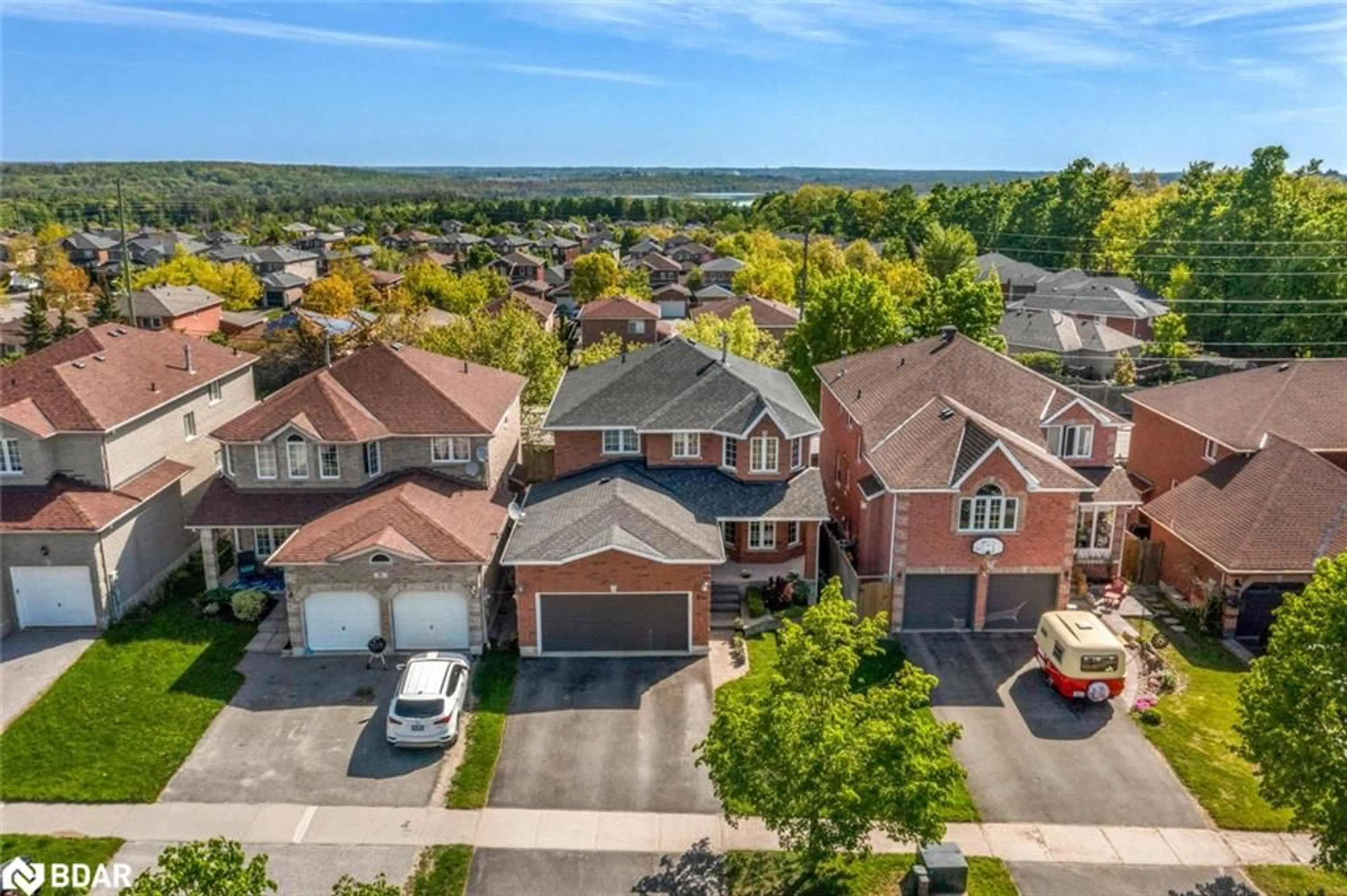 A pic from outside/outdoor area/front of a property/back of a property/a pic from drone, unknown for 95 Livia Herman Way, Barrie Ontario L4M 6X2