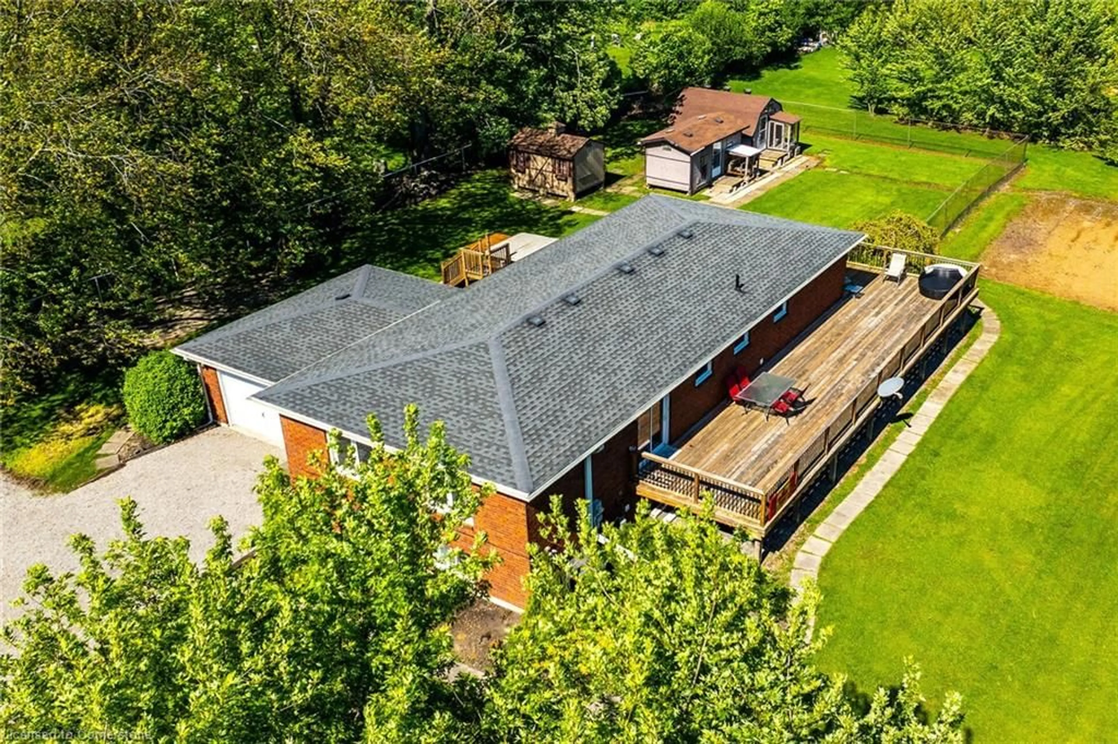 A pic from outside/outdoor area/front of a property/back of a property/a pic from drone, unknown for 220 Sweets Corners Rd, Selkirk Ontario N0A 1P0