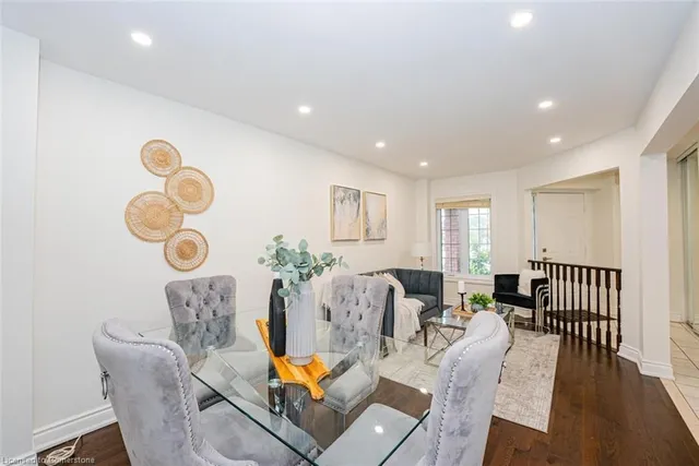Additional property image - 945 Applecroft Cir