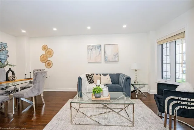 Additional property image - 945 Applecroft Cir