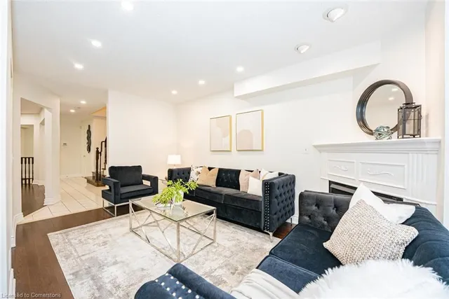 Additional property image - 945 Applecroft Cir