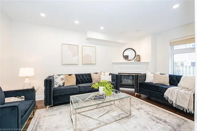 Additional property image - 945 Applecroft Cir