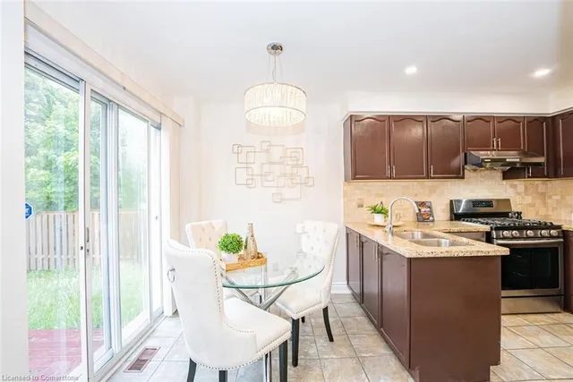 Additional property image - 945 Applecroft Cir