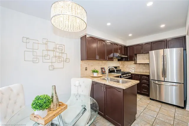 Additional property image - 945 Applecroft Cir