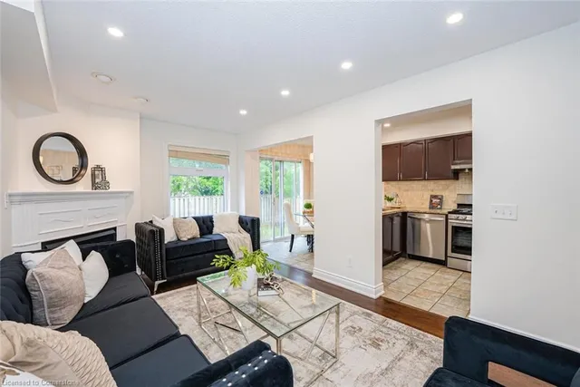 Additional property image - 945 Applecroft Cir