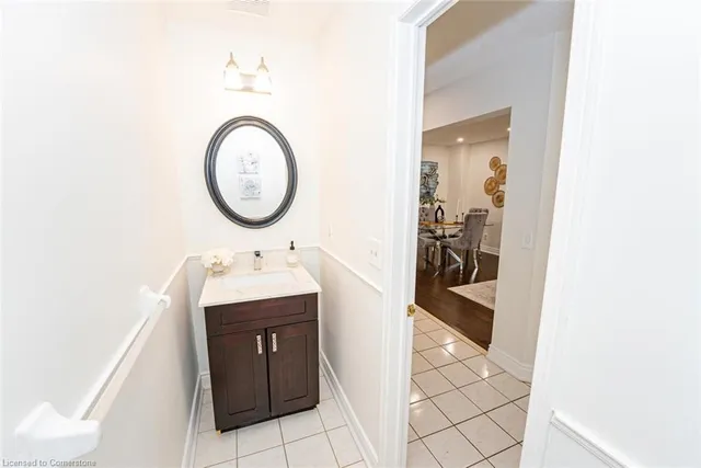 Additional property image - 945 Applecroft Cir