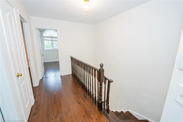 Additional property image - 945 Applecroft Cir