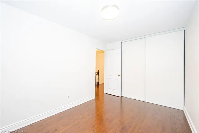 Additional property image - 945 Applecroft Cir