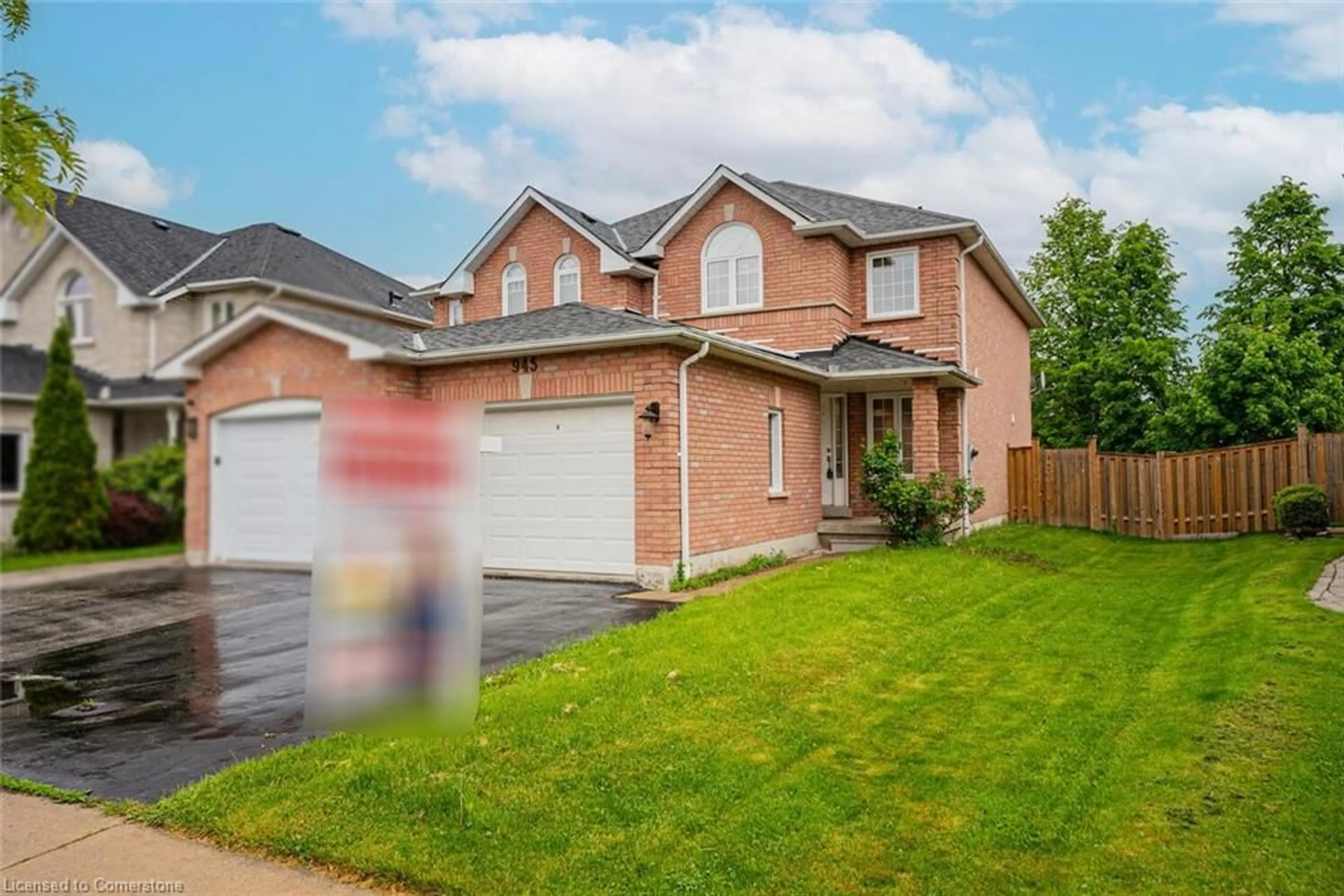 Home with brick exterior material, street for 945 Applecroft Cir, Mississauga Ontario L5V 2A6