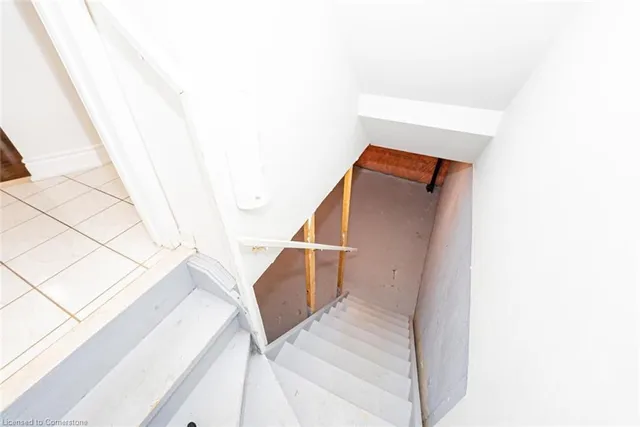 Additional property image - 945 Applecroft Cir