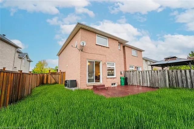 Additional property image - 945 Applecroft Cir