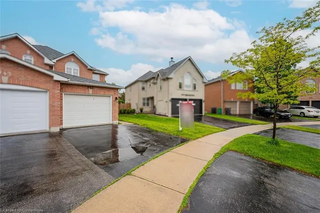 Additional property image - 945 Applecroft Cir