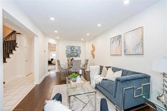 Additional property image - 945 Applecroft Cir
