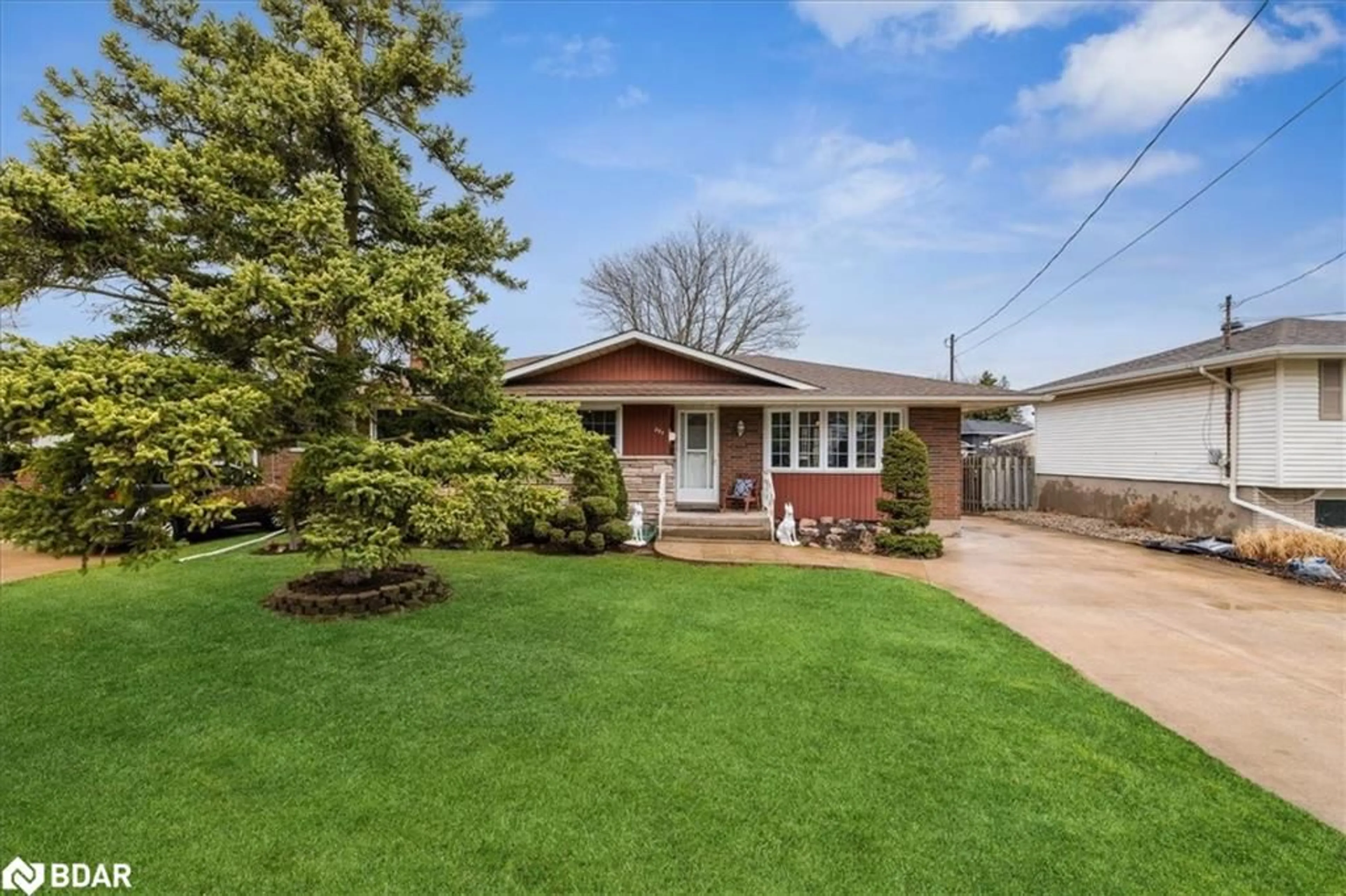 Home with brick exterior material, street for 297 Lakeshore St, St. Catharines Ontario L2M 1S1