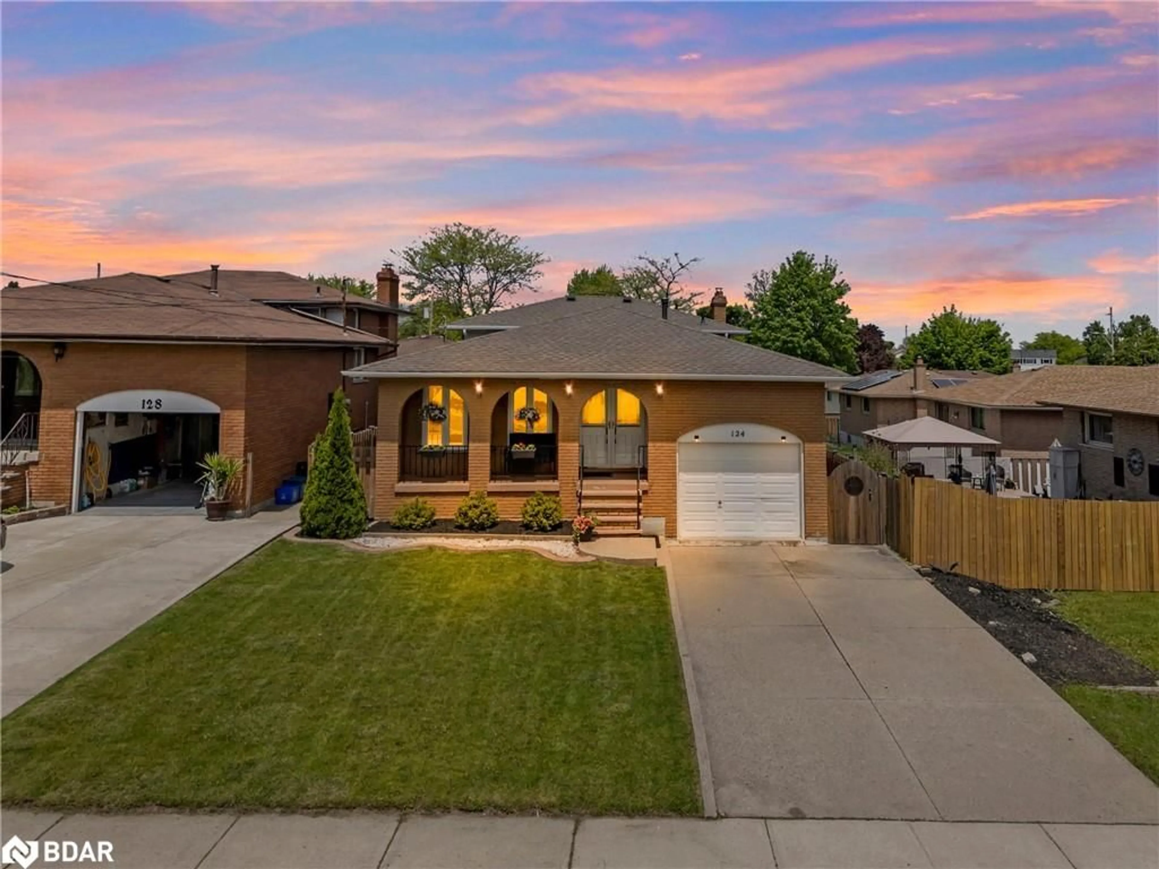 Home with brick exterior material, street for 124 Quaker Cres, Hamilton Ontario L8W 1H7
