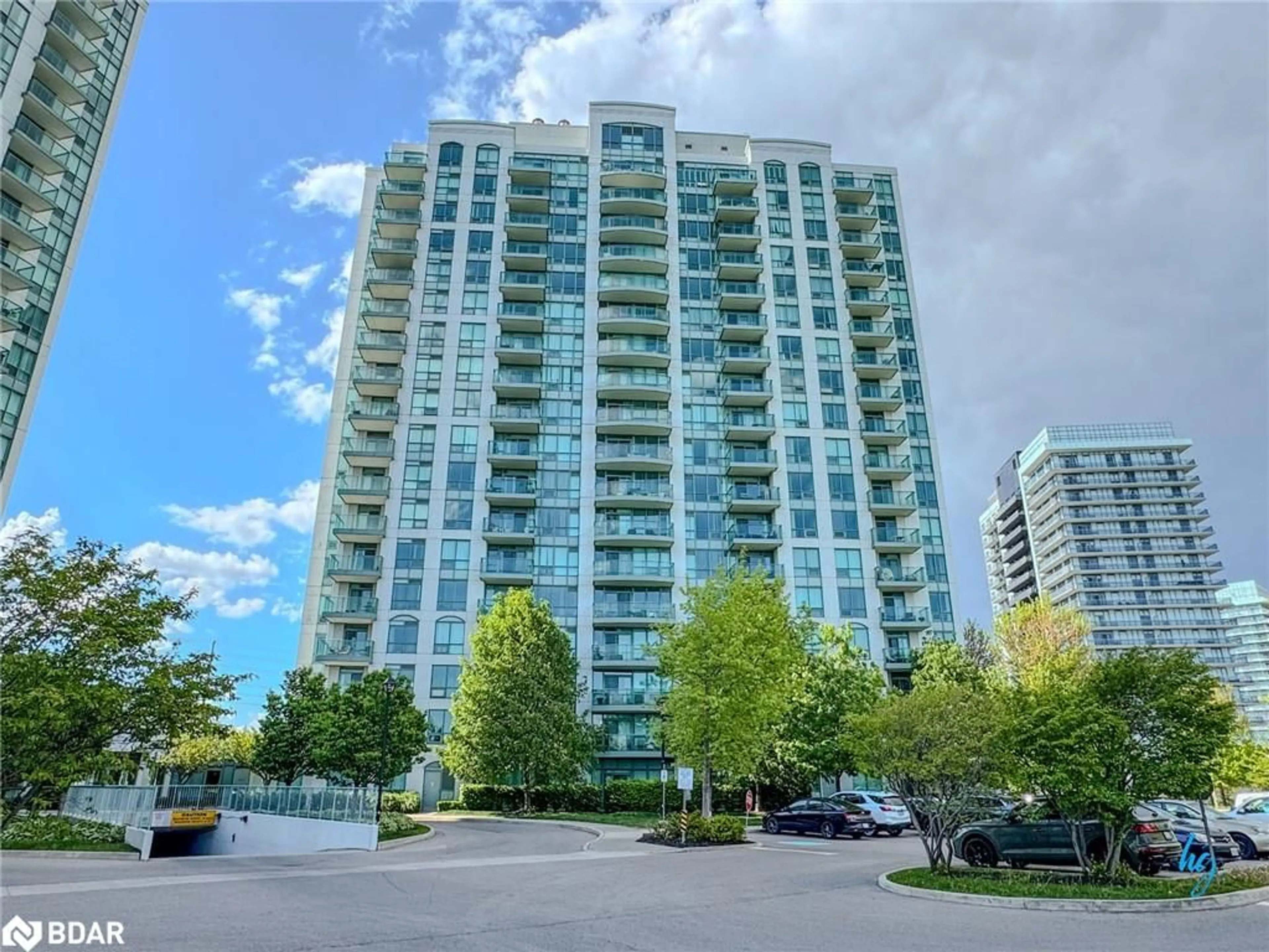A pic from outside/outdoor area/front of a property/back of a property/a pic from drone, unknown for 4900 Glen Erin Dr #905, Mississauga Ontario L5M 7S2