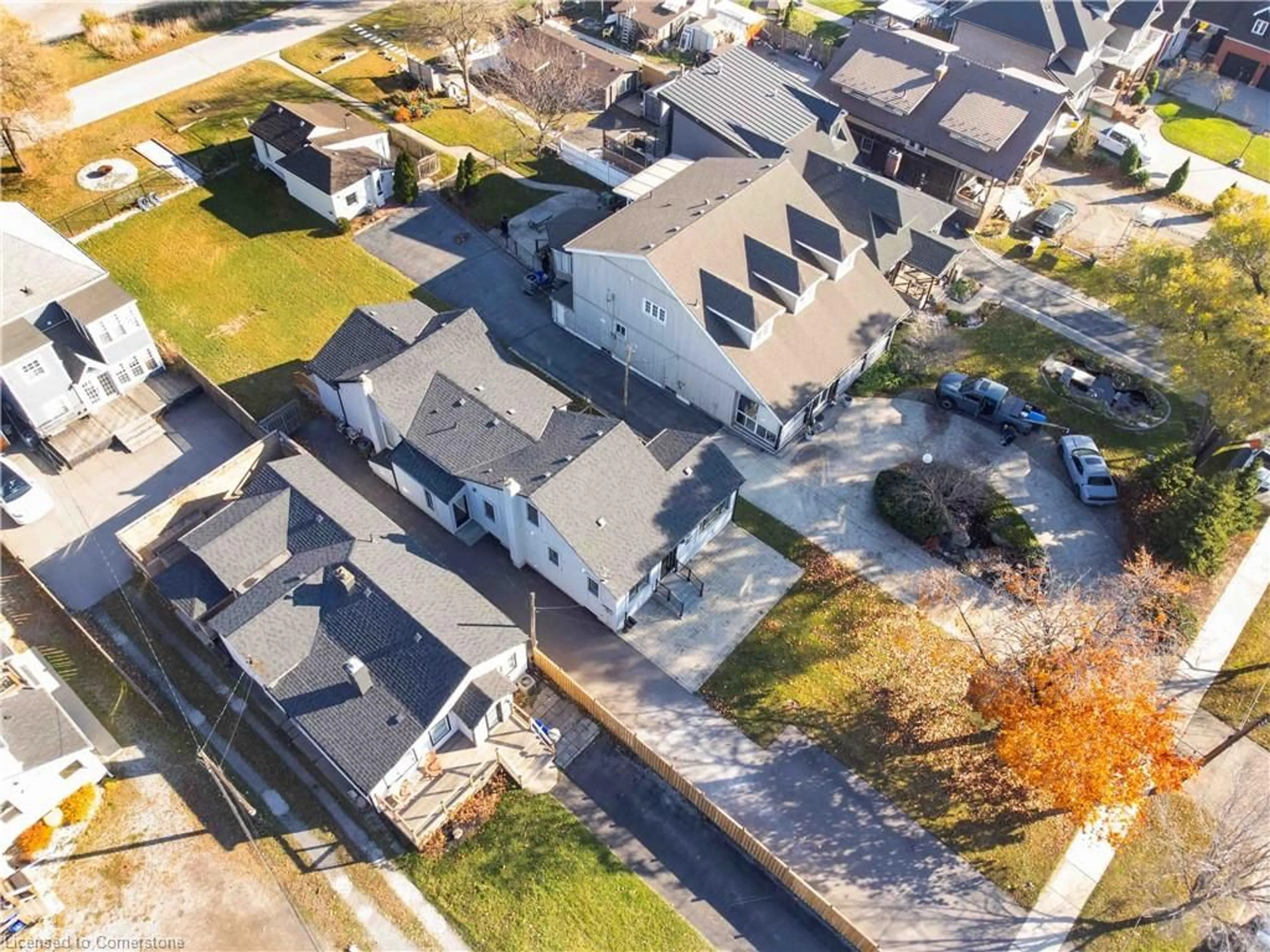 A pic from outside/outdoor area/front of a property/back of a property/a pic from drone, street for 599 Beach Blvd, Hamilton Ontario L8H 6X8