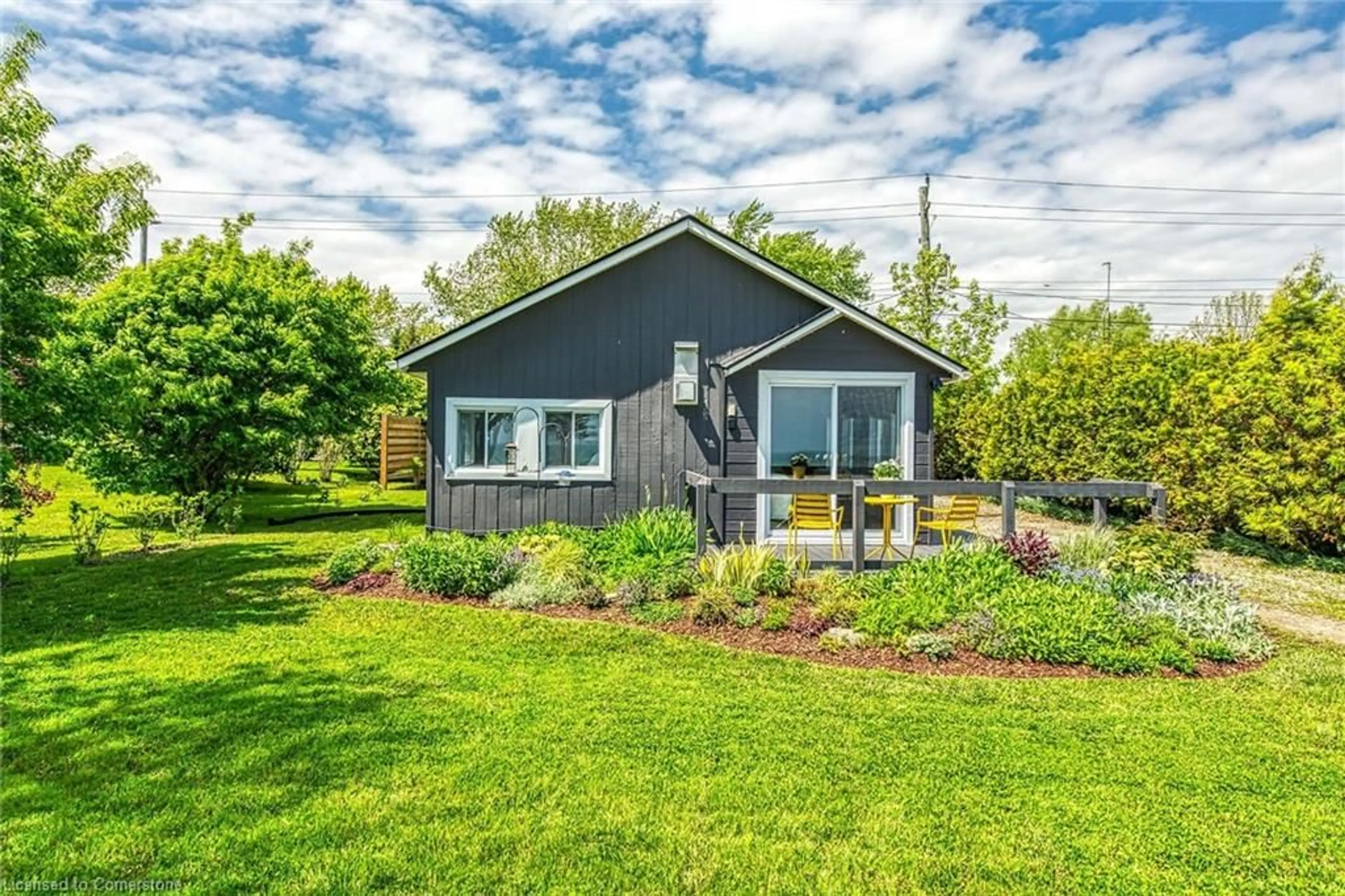 Home with vinyl exterior material, street for 39 Blue Water Pky, Selkirk Ontario N0A 1P0