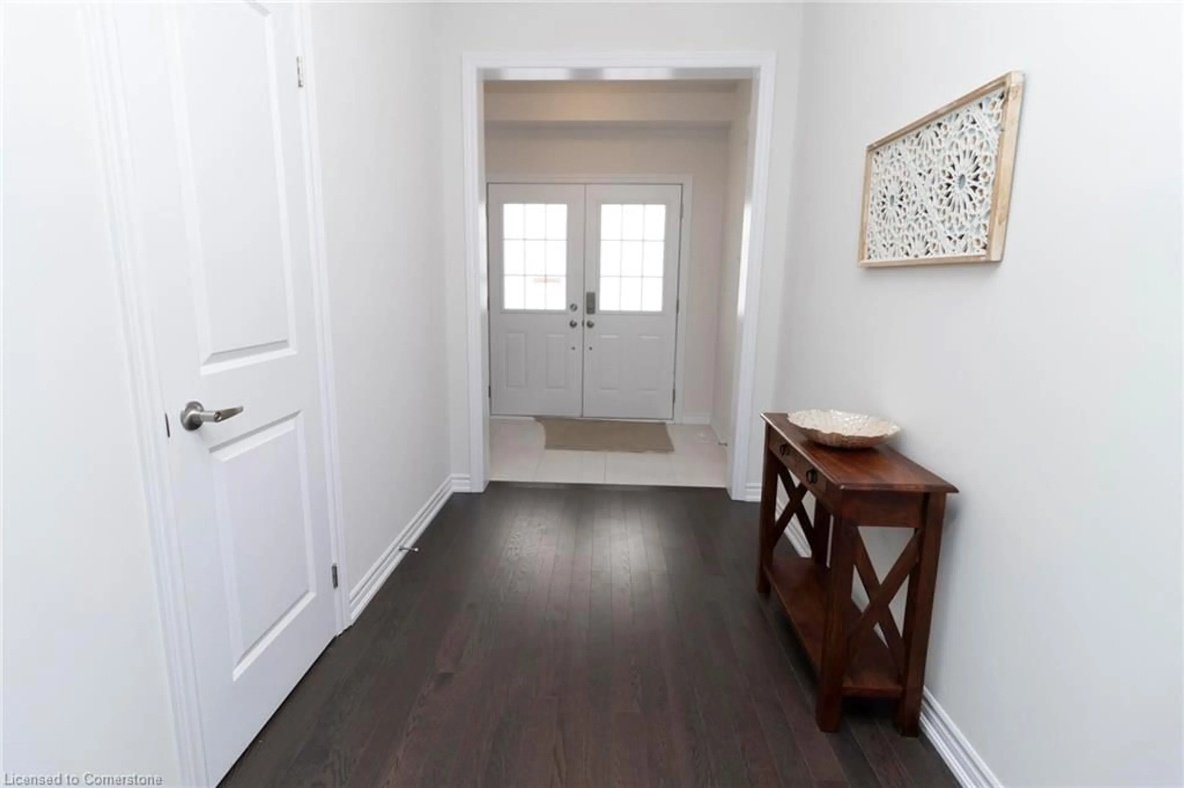 Indoor entryway for 36 Ford Street, Paris Ontario N3L 0M6