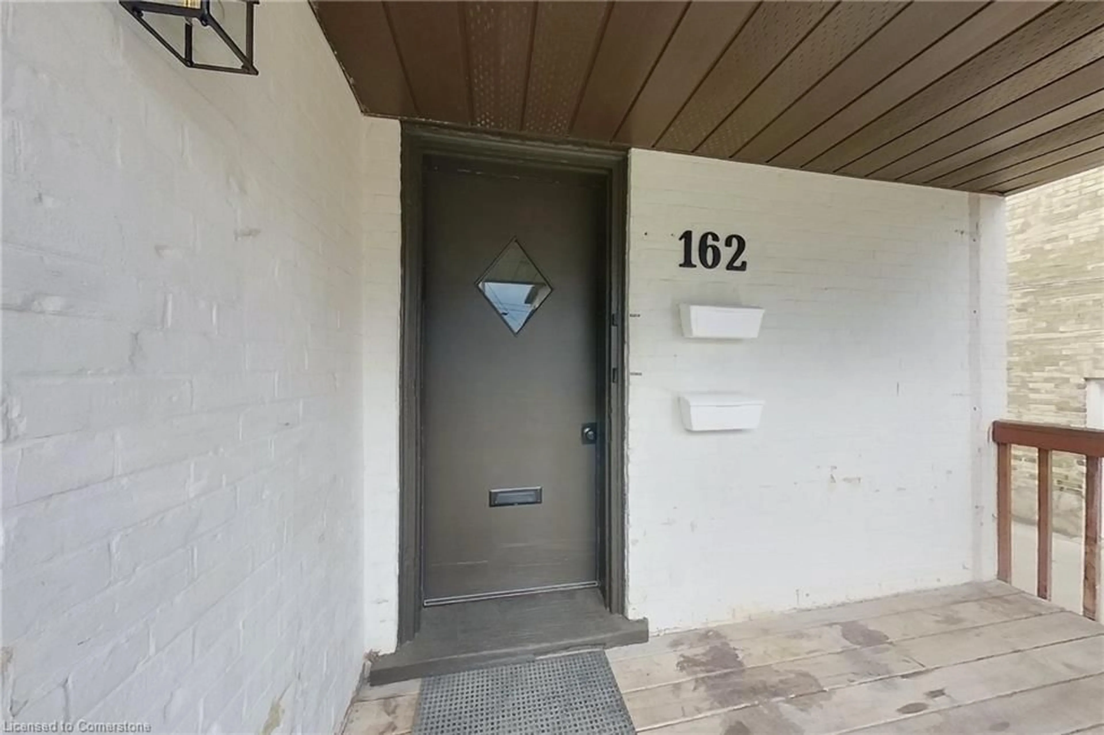Indoor foyer for 162 Church St, Kitchener Ontario N2G 2S6