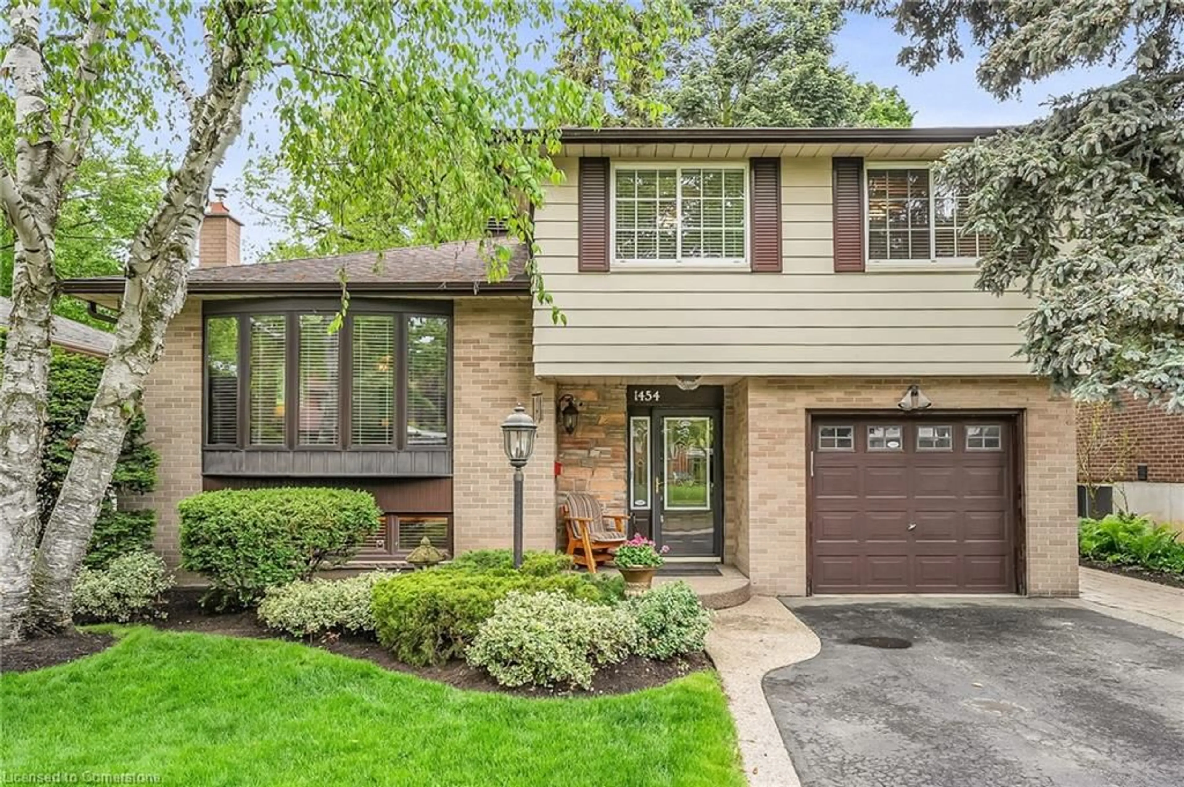 Home with brick exterior material, street for 1454 Leda Ave, Mississauga Ontario L5G 4B7